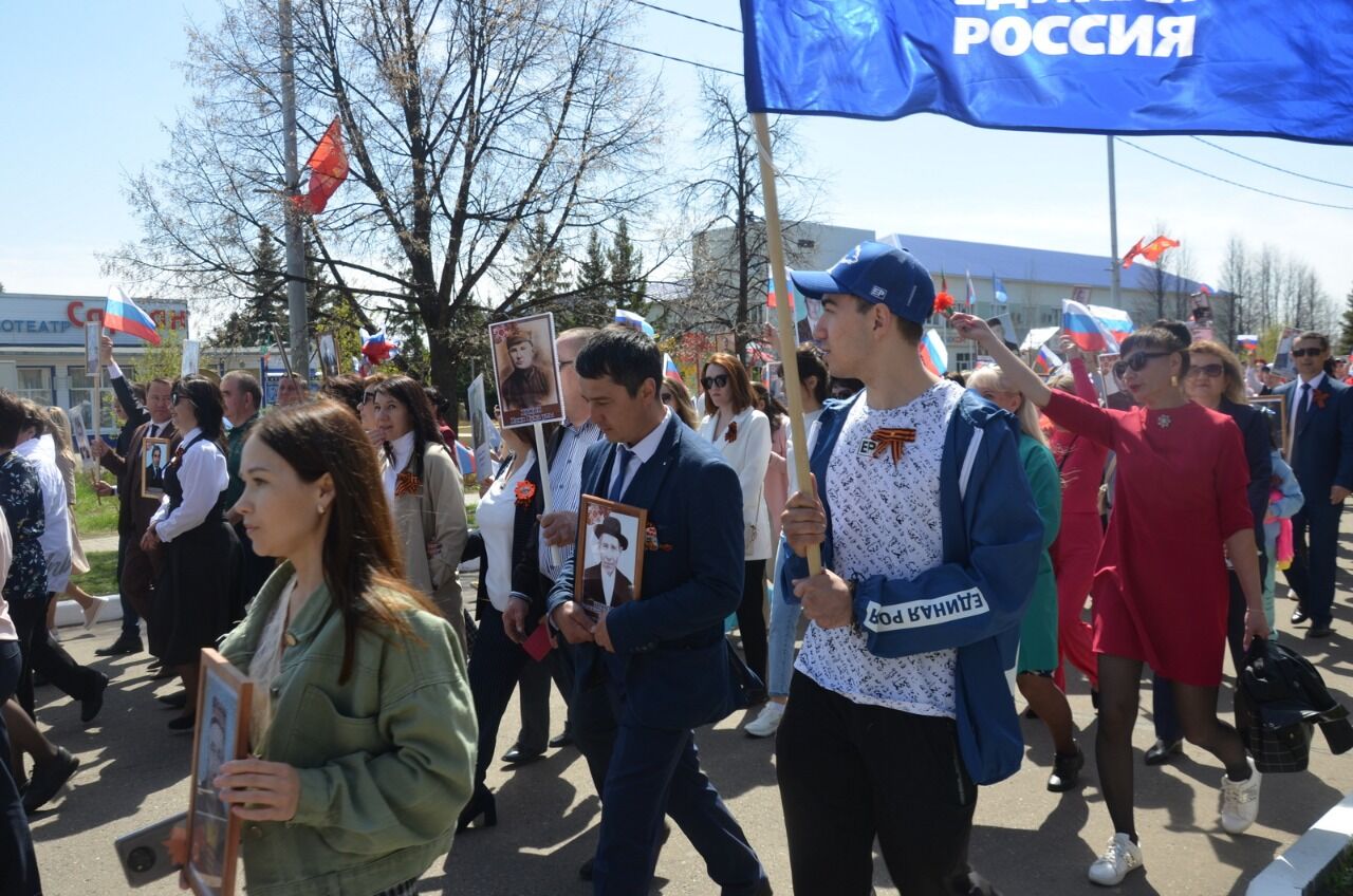 “Үлемсез полк” кадерле кешеләребез турындагы истәлекләрне яңартты