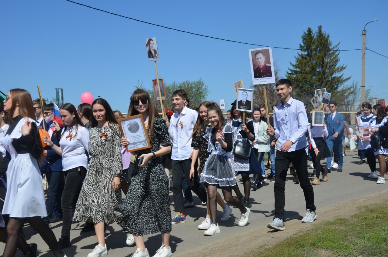 “Үлемсез полк” кадерле кешеләребез турындагы истәлекләрне яңартты