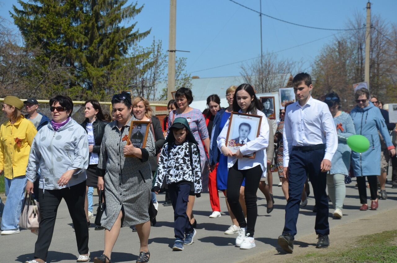 “Үлемсез полк” кадерле кешеләребез турындагы истәлекләрне яңартты