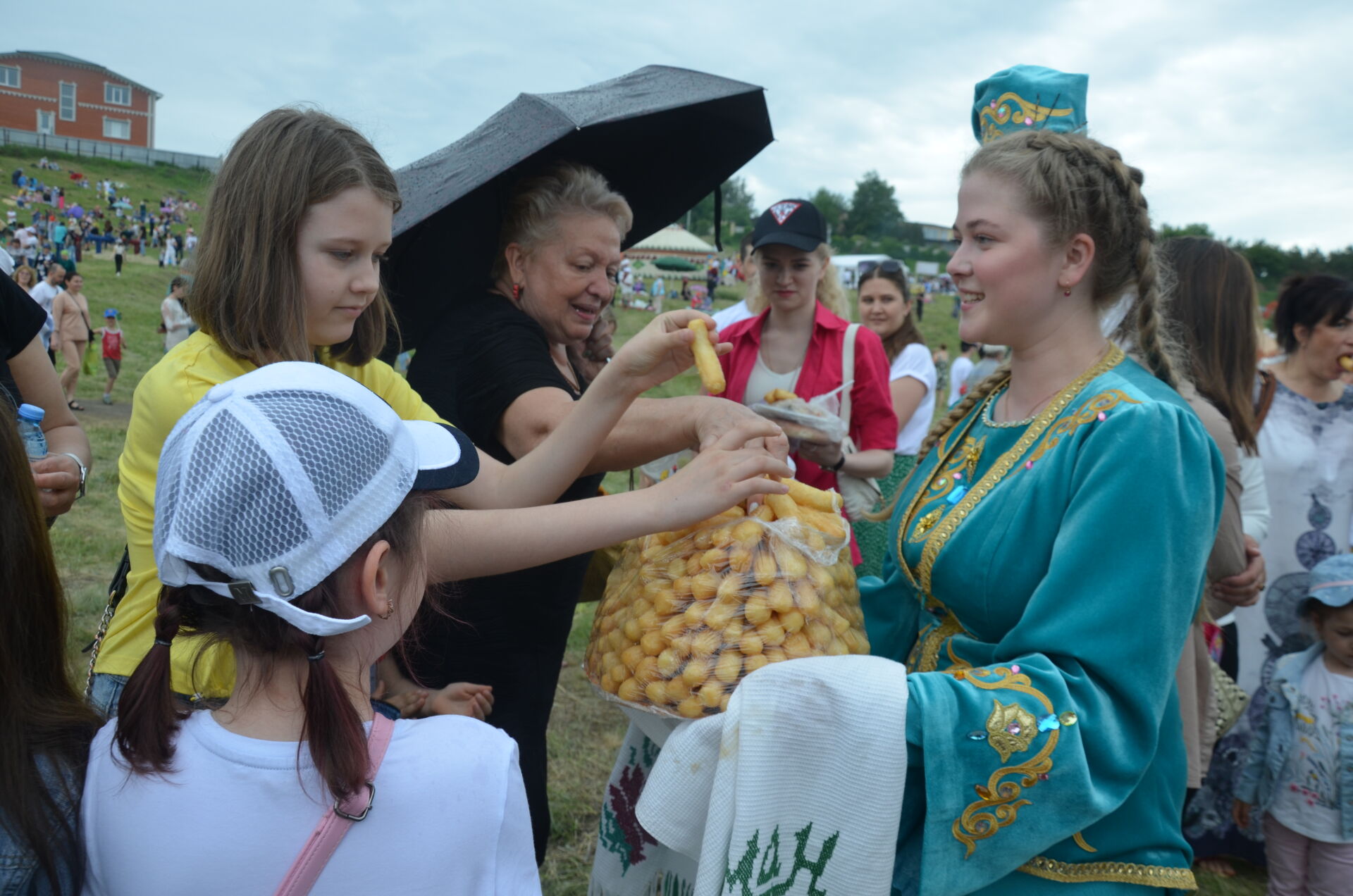 Сарманлылар Сары тауны гөрләттеләр