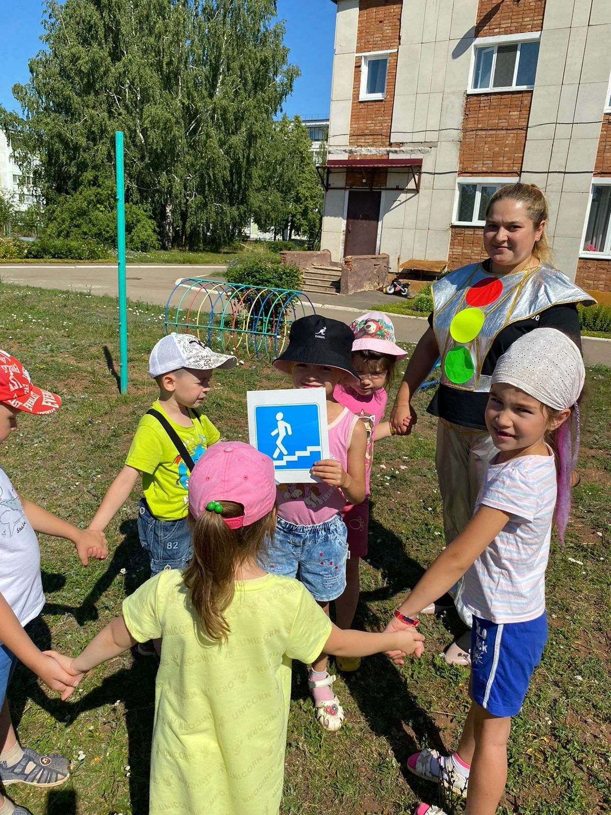 В Джалиле в гости к детям пришел Светофор