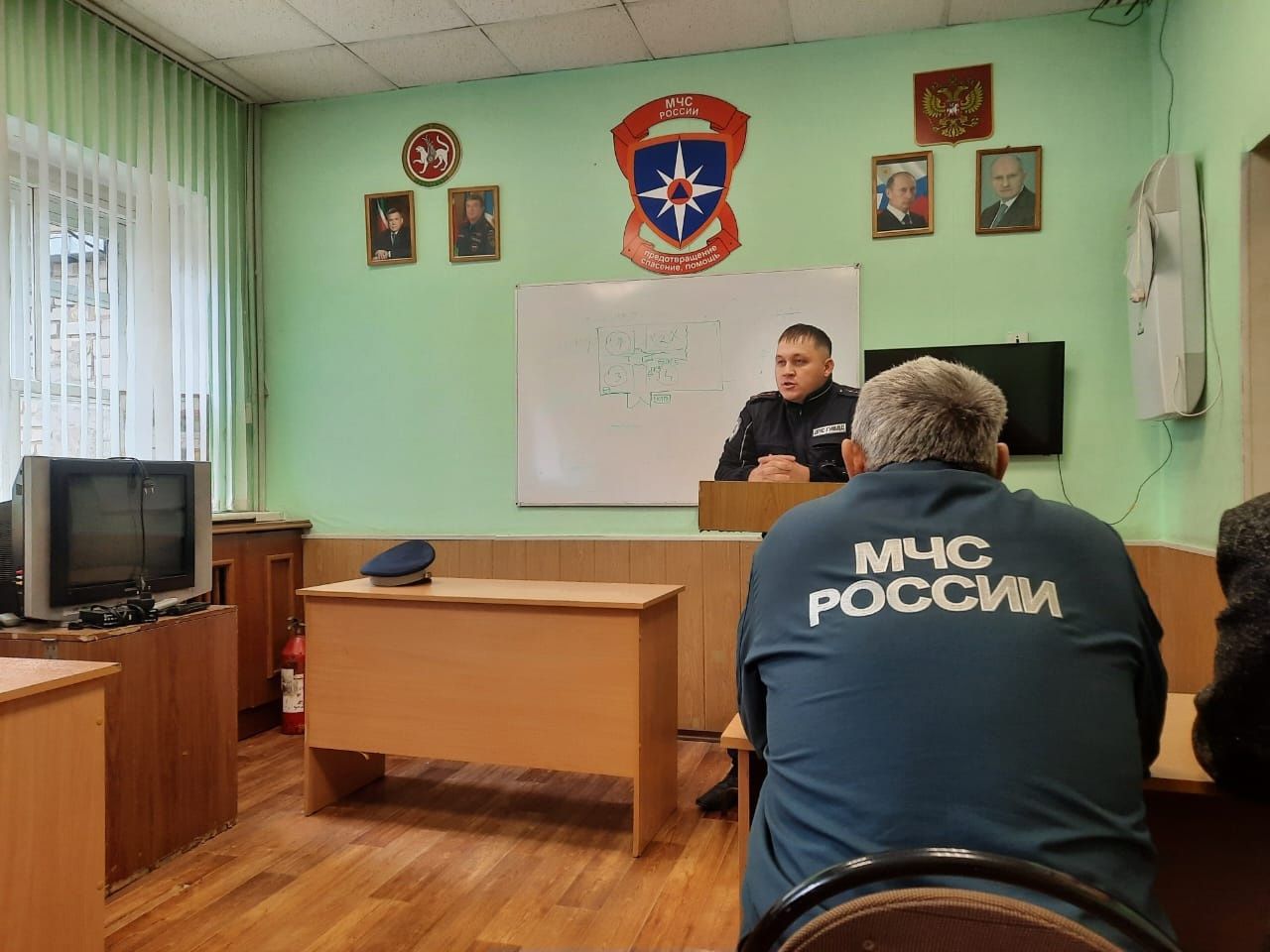 С водителями Джалильской ПСЧ №32 провели профилактическую беседу