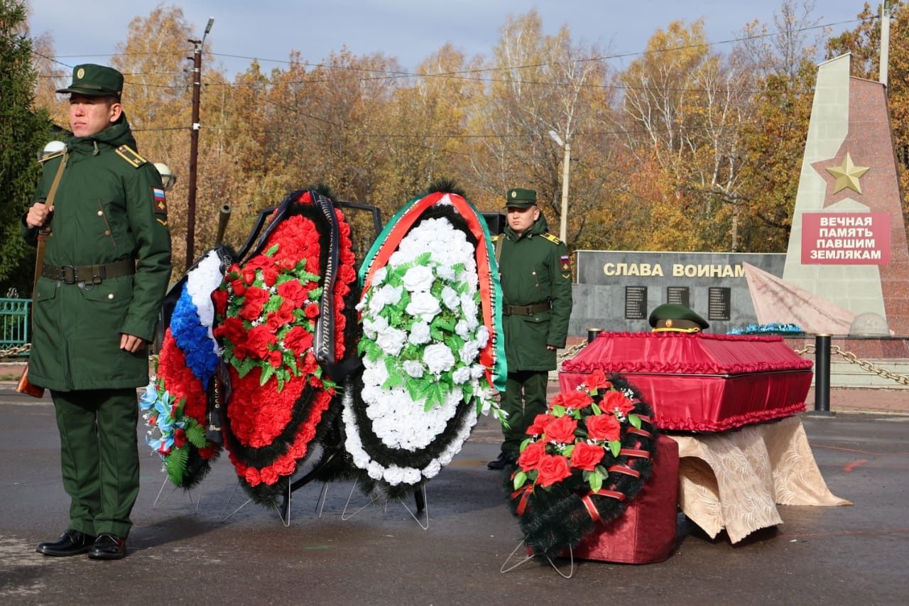 Җәлилдә ике геройны соңгы юлга озаттылар