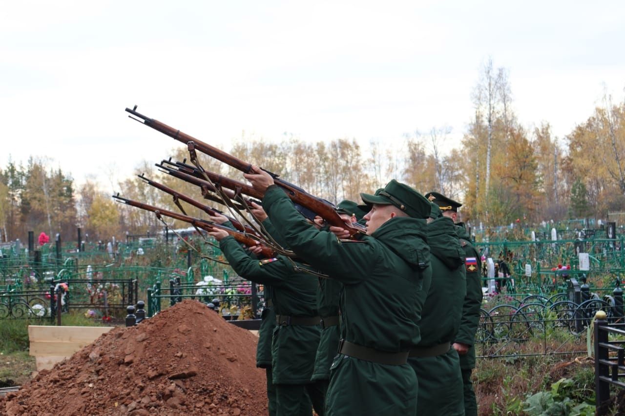 Җәлилдә ике геройны соңгы юлга озаттылар