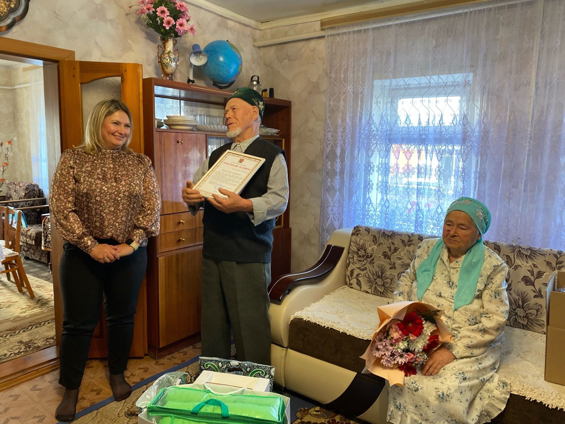 Соббух абыйны 90 яше белән көне буе котладылар