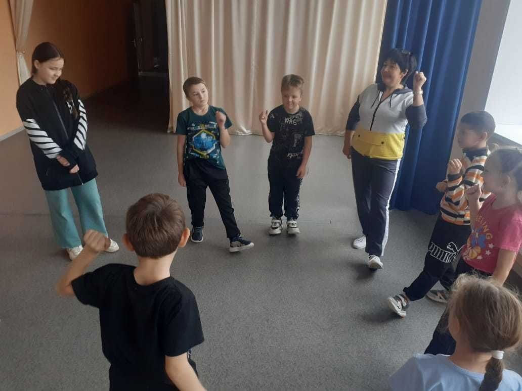 Учащиеся Старокаширской школы  разучили татарский танец