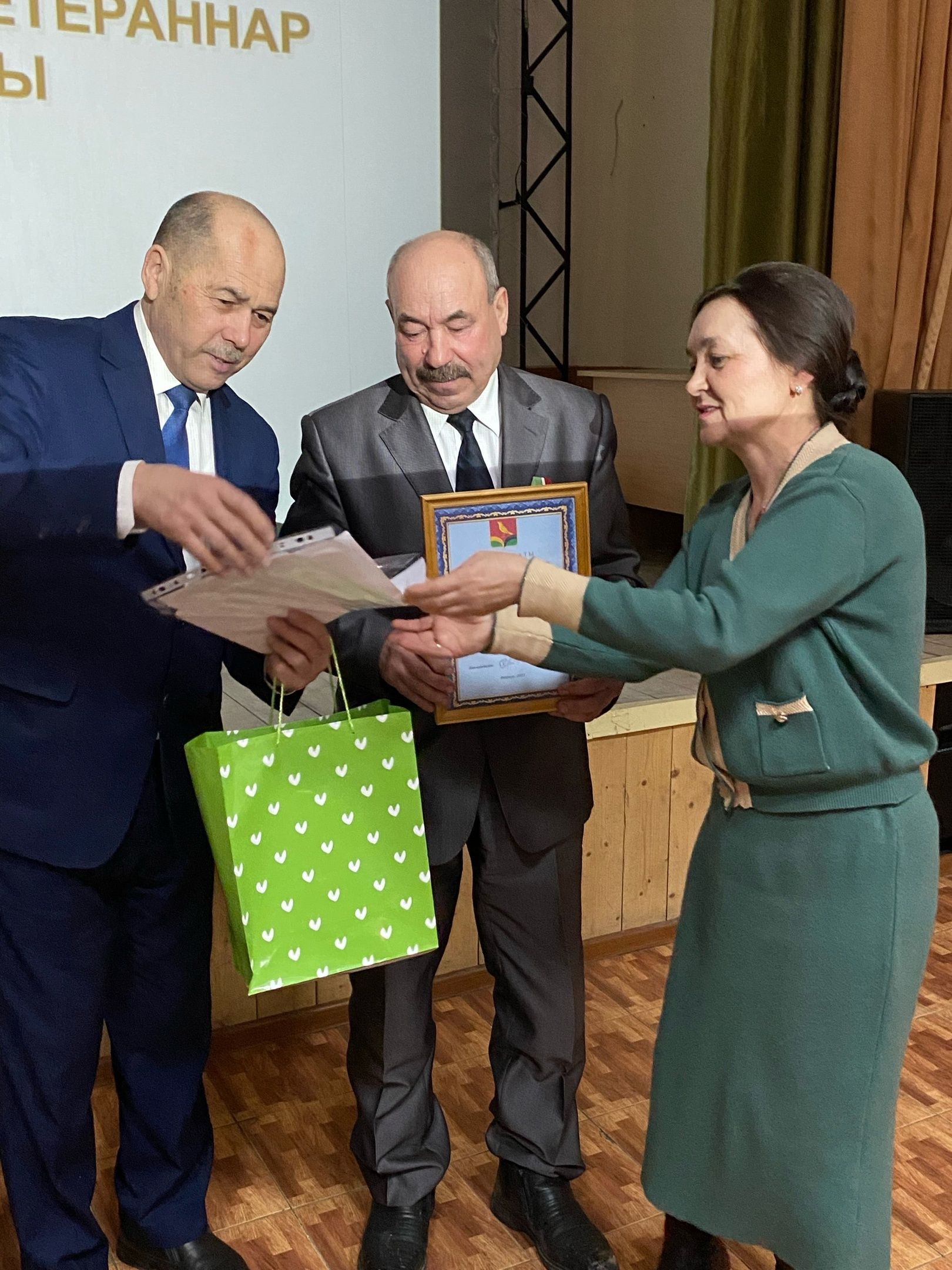 Раян Әхмәтбаевка мактау билгесе тапшырылды