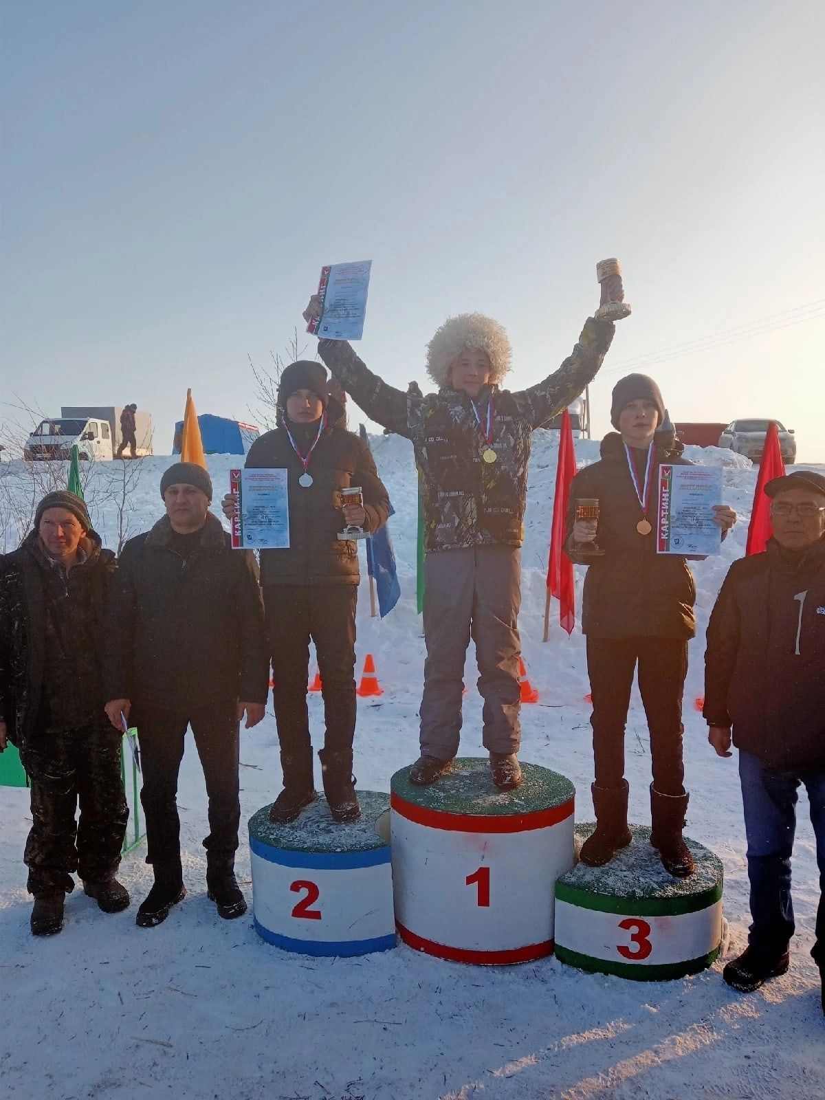 Сармановские гонщики победили на соревнованиях по зимнему картингу