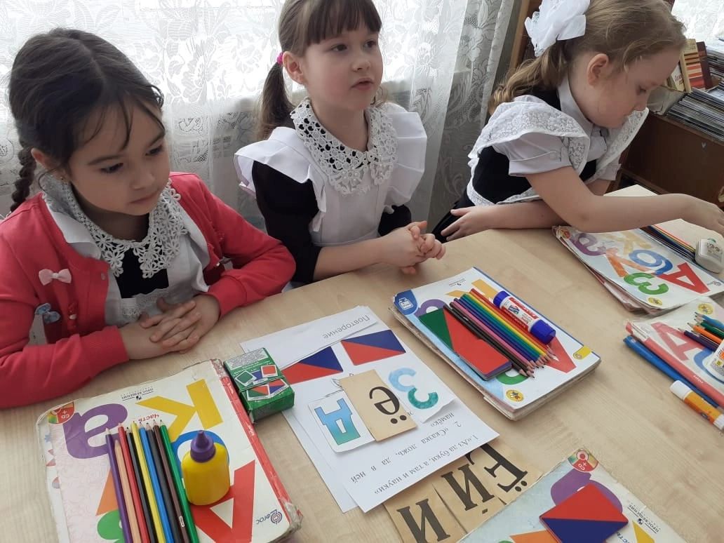 В Петровскозаводской школе попрощались с азбукой