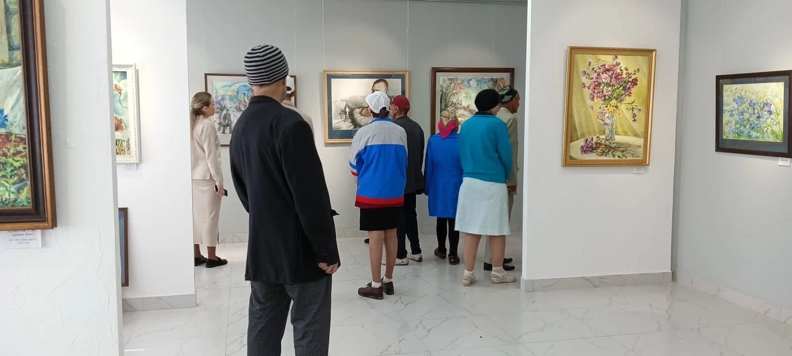 В Джалиле была организована выставка рисунков для подопечных ДИПИ