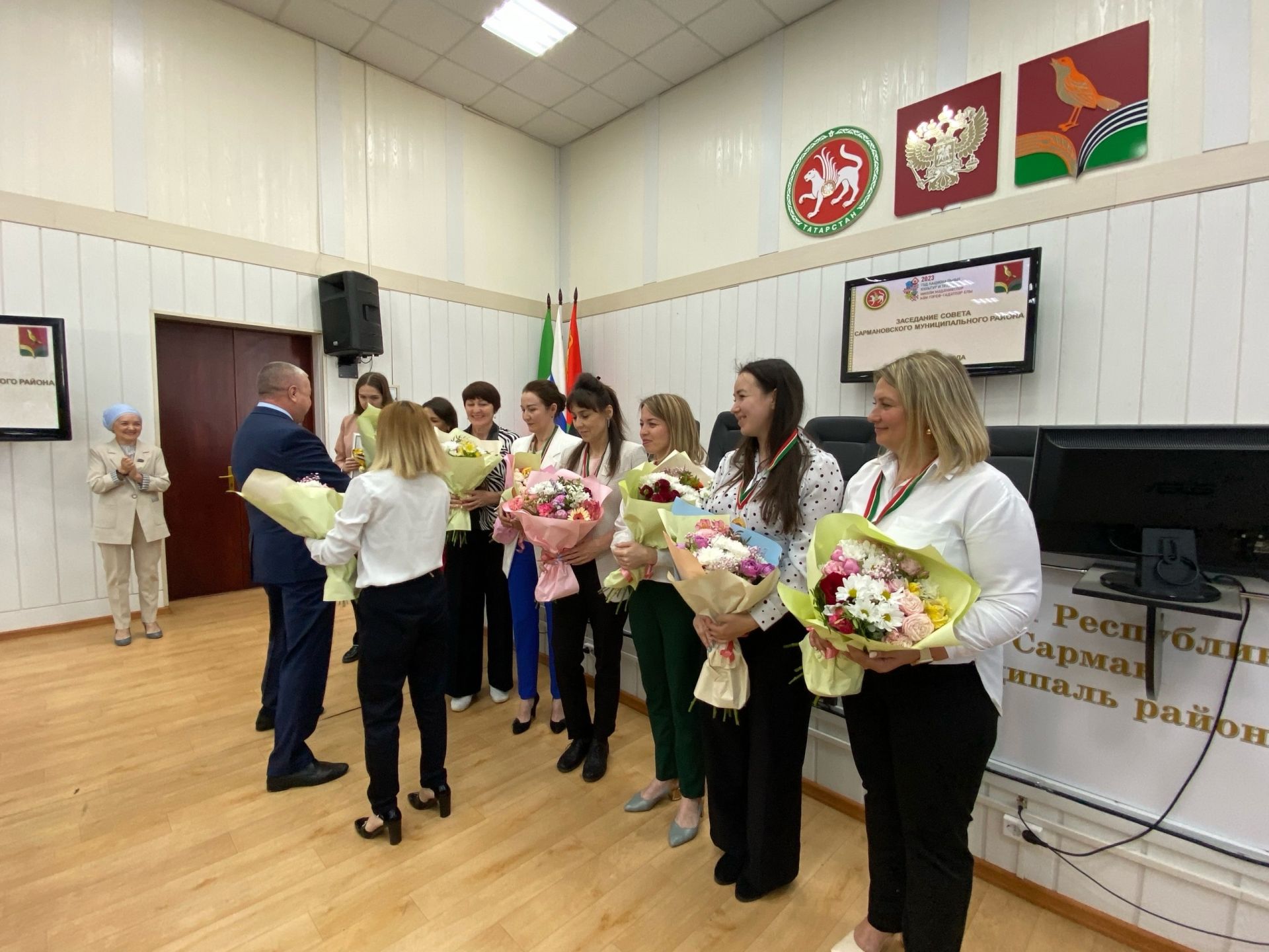 Район хатын-кызлар волейбол командасы җиңү яулады