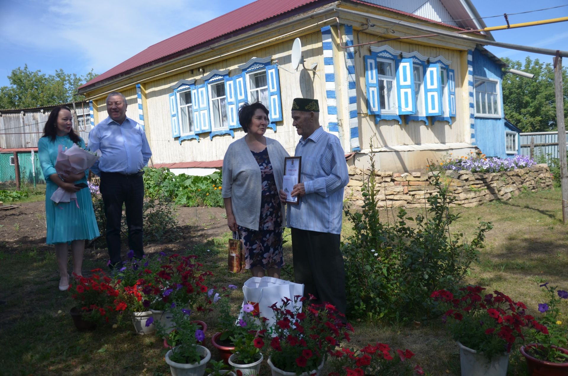 Мортыштамак авылында Мөдир Хәсәновны юбилее белән тәбрикләделәр