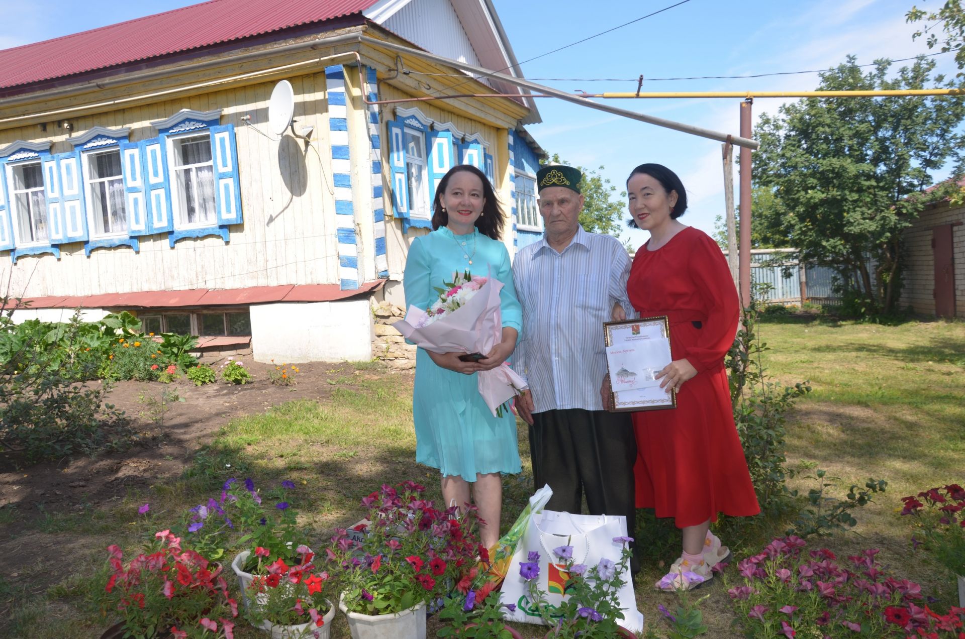 Мортыштамак авылында Мөдир Хәсәновны юбилее белән тәбрикләделәр