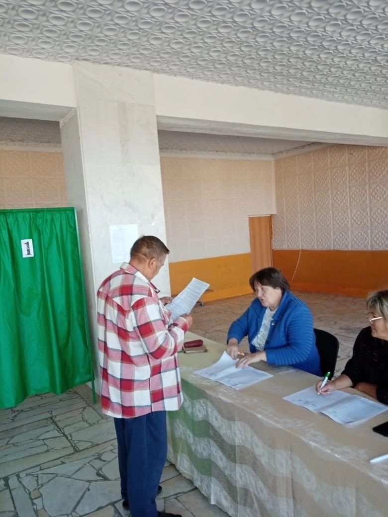 Петровский Завод халкы мәдәният йортында сайлый