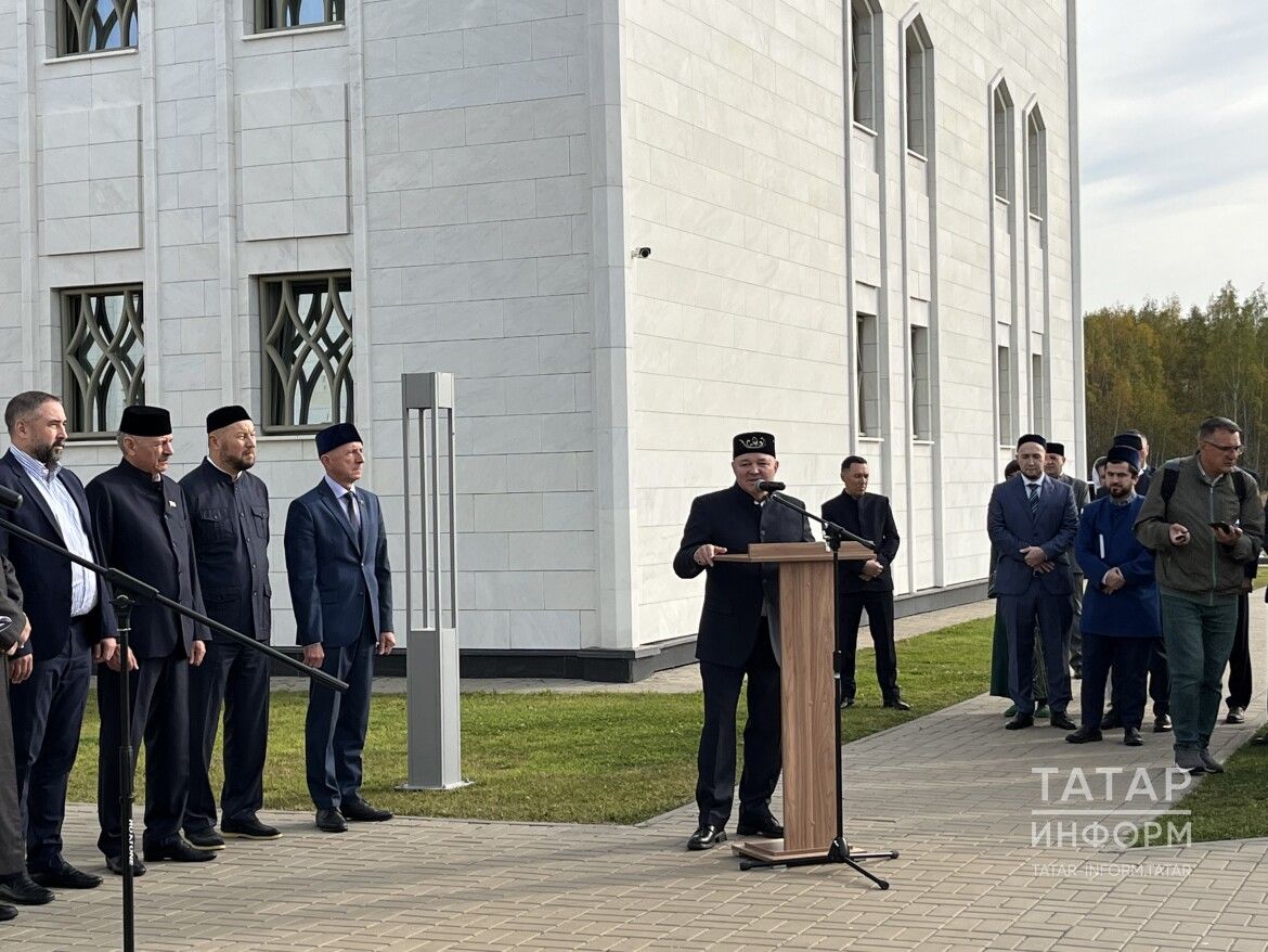 Болгар ислам академиясендә спорт мәйданчыгын ачу тантанасында Минтимер Шәймиев катнашты