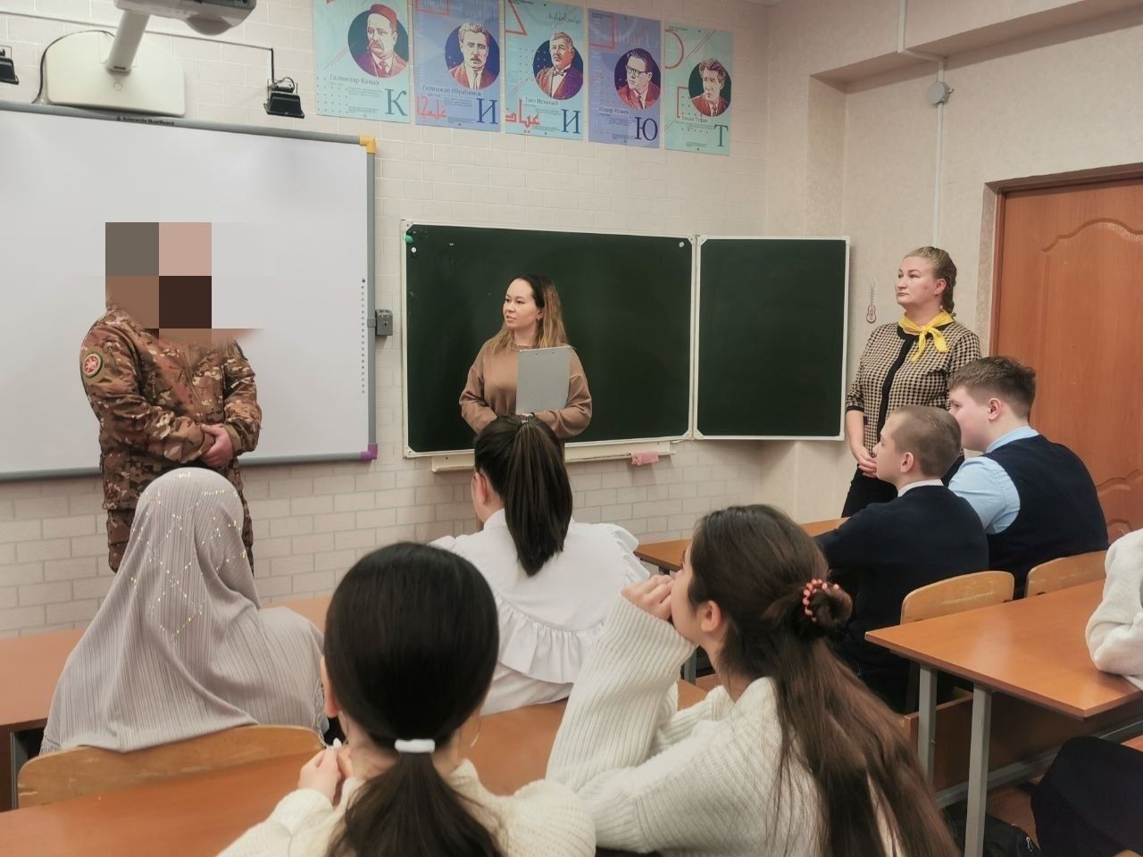 Учащиеся Джалильской СОШ N1 встретились с участником СВО