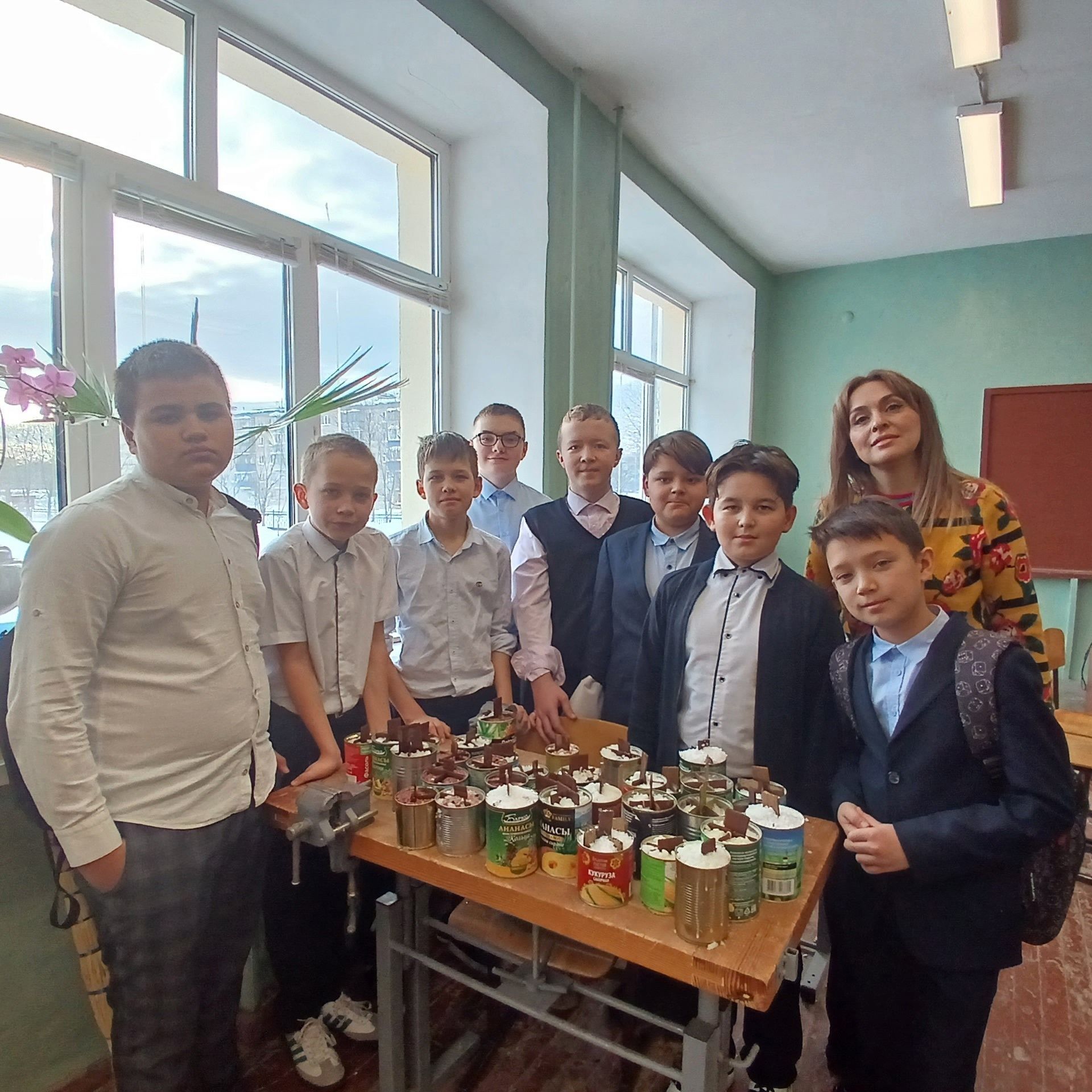 Учащиеся Джалильской СОШ № 1 изготовили окопные свечи