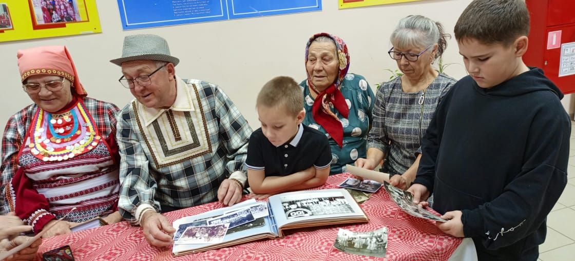 Лякинцы заглянули в семейные альбомы