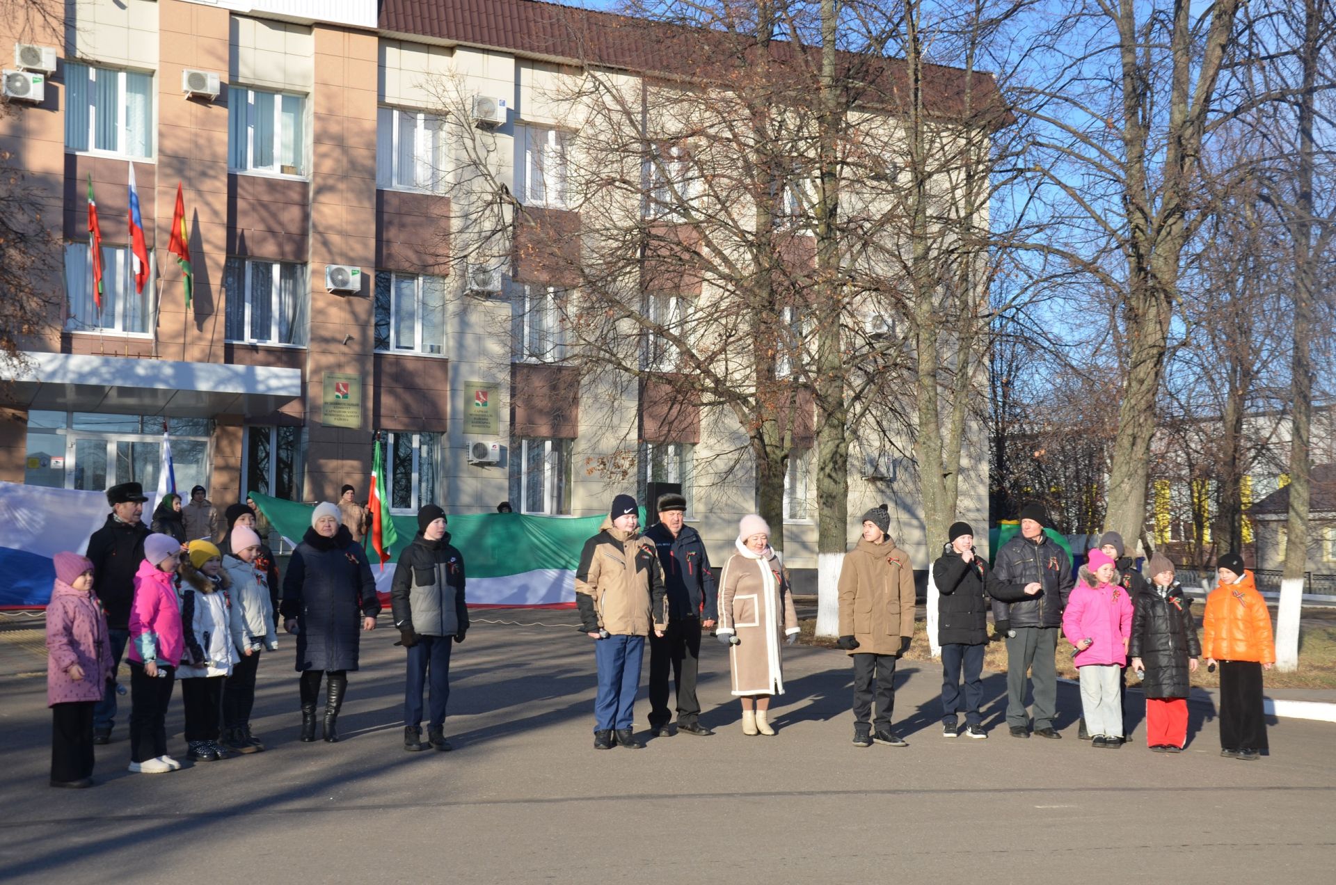 Сарманлылар Татарстан флагы көнен бәйрәм иттеләр