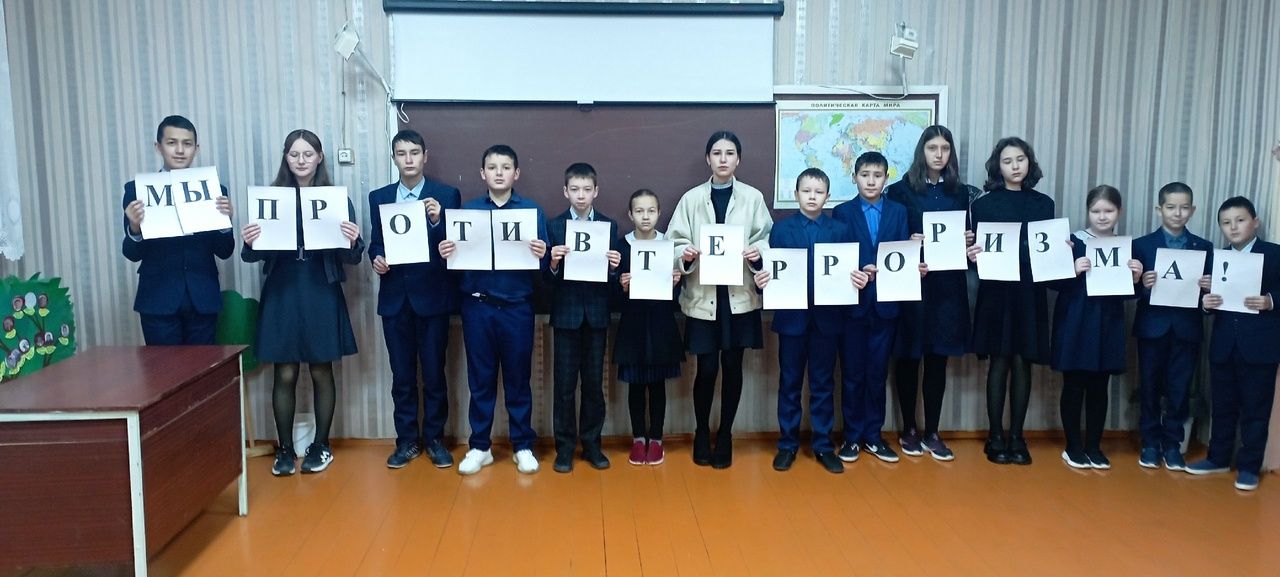 В Карашай-Сакловском доме культуры прошла беседа о терроризме