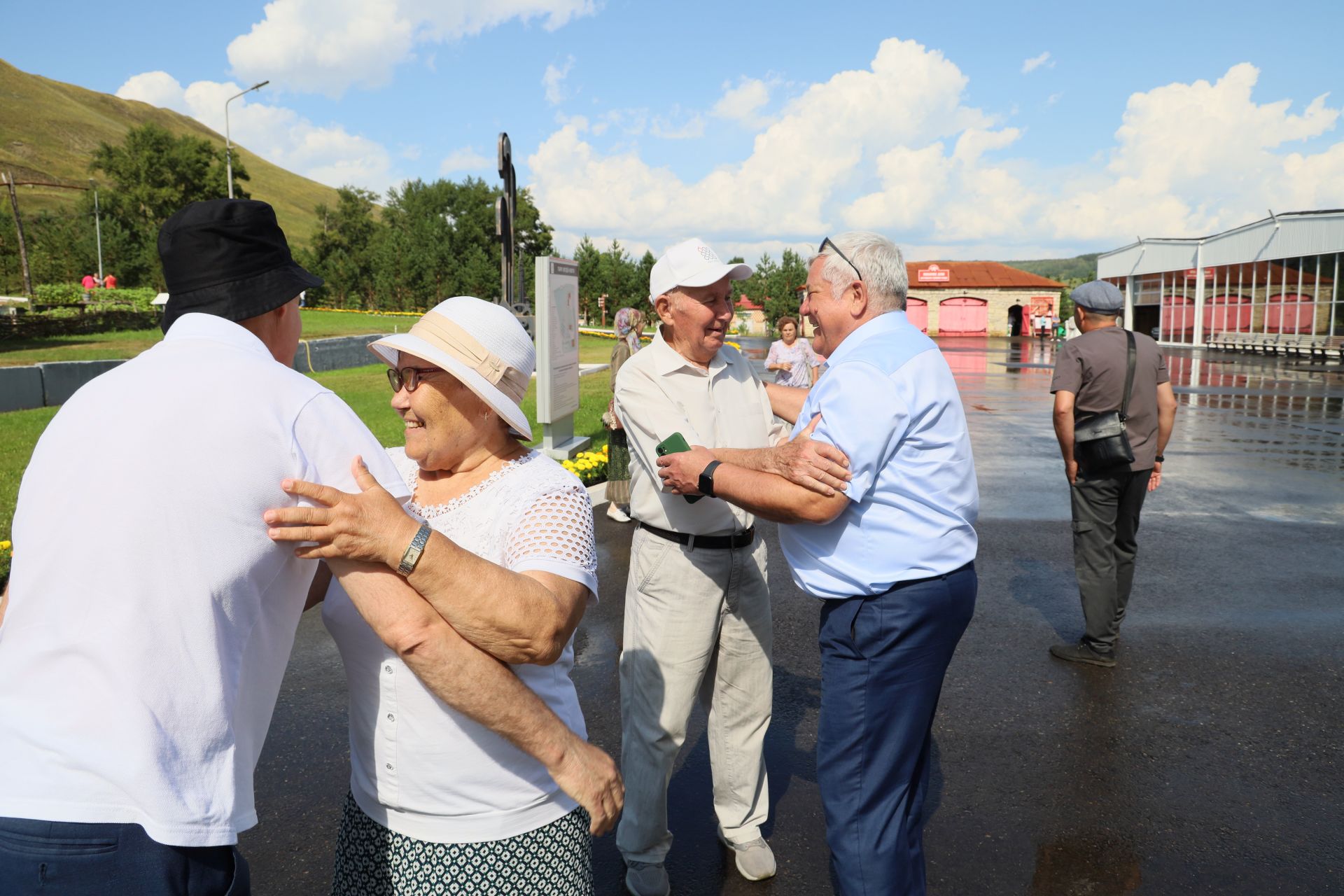 Душевная встреча трёх поколений