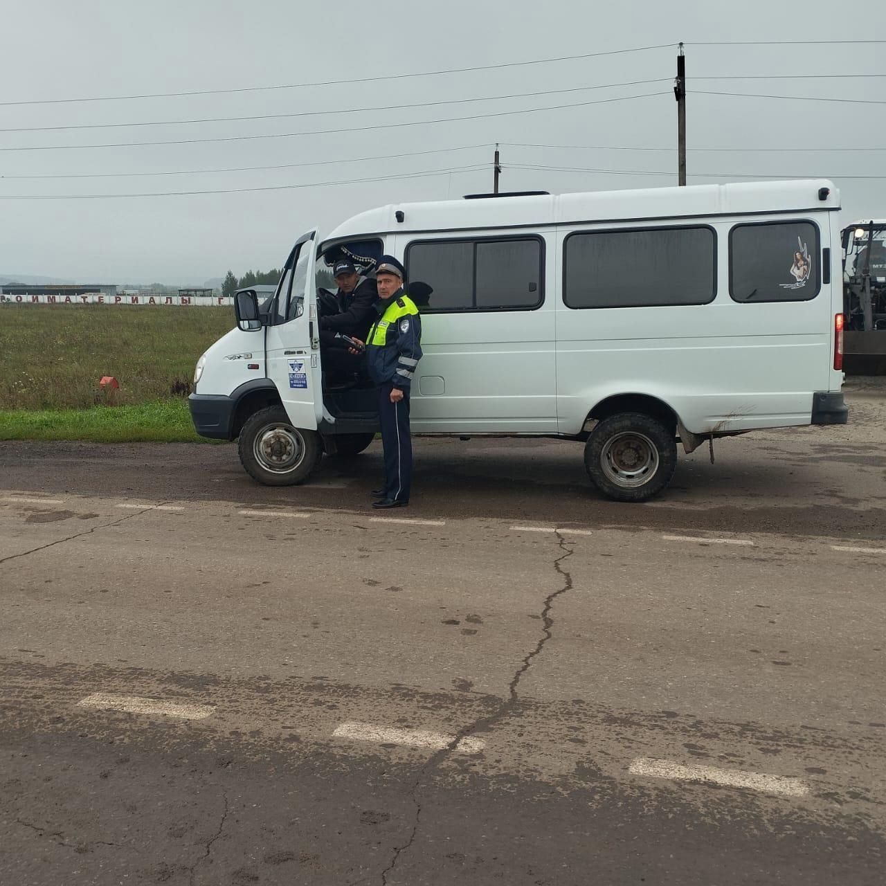 На шестерых нарушителей ПДД в районе составили протоколы