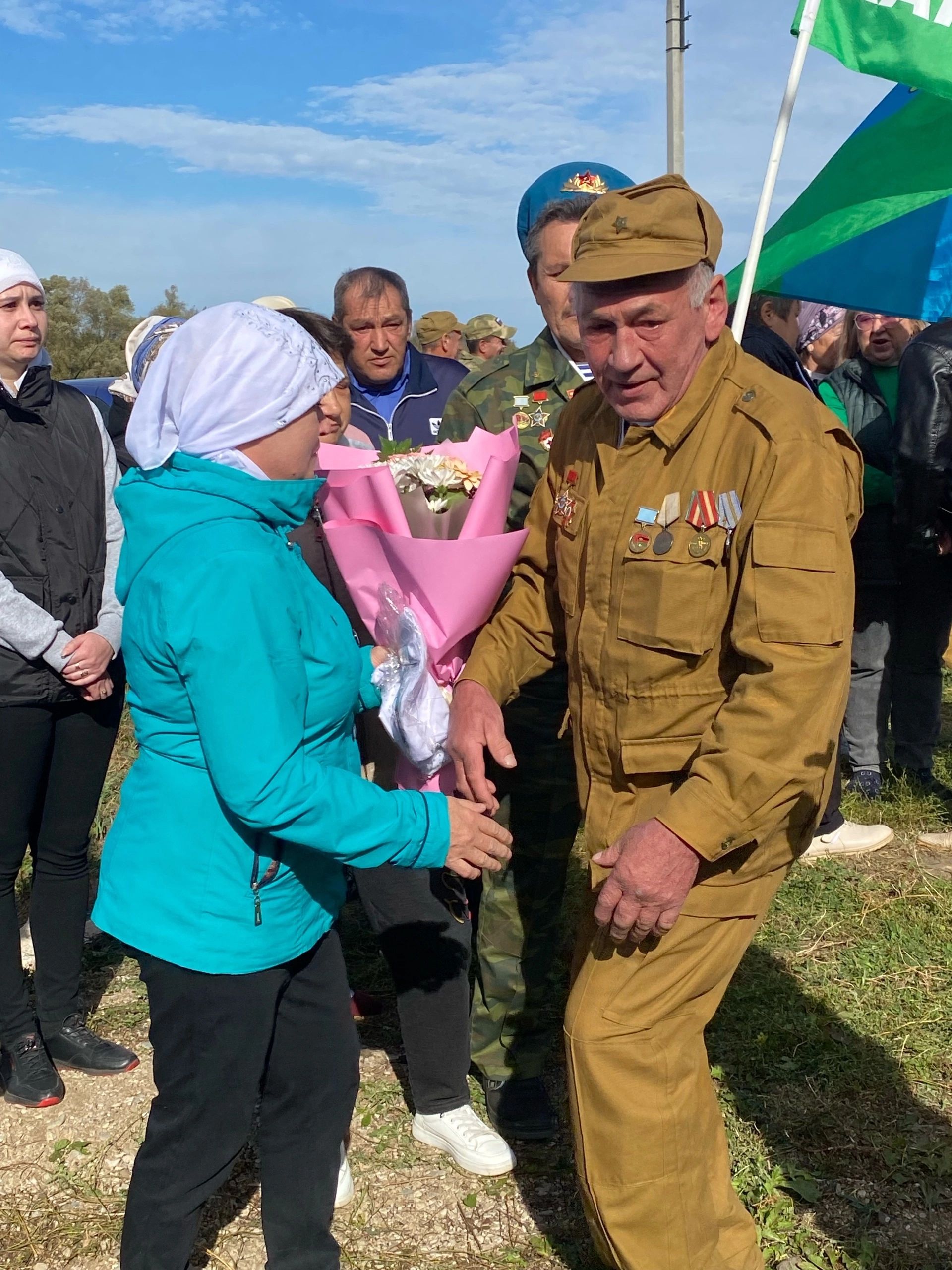 Мортыштамакта әфганчыга хәтер тактасы урнаштырдылар