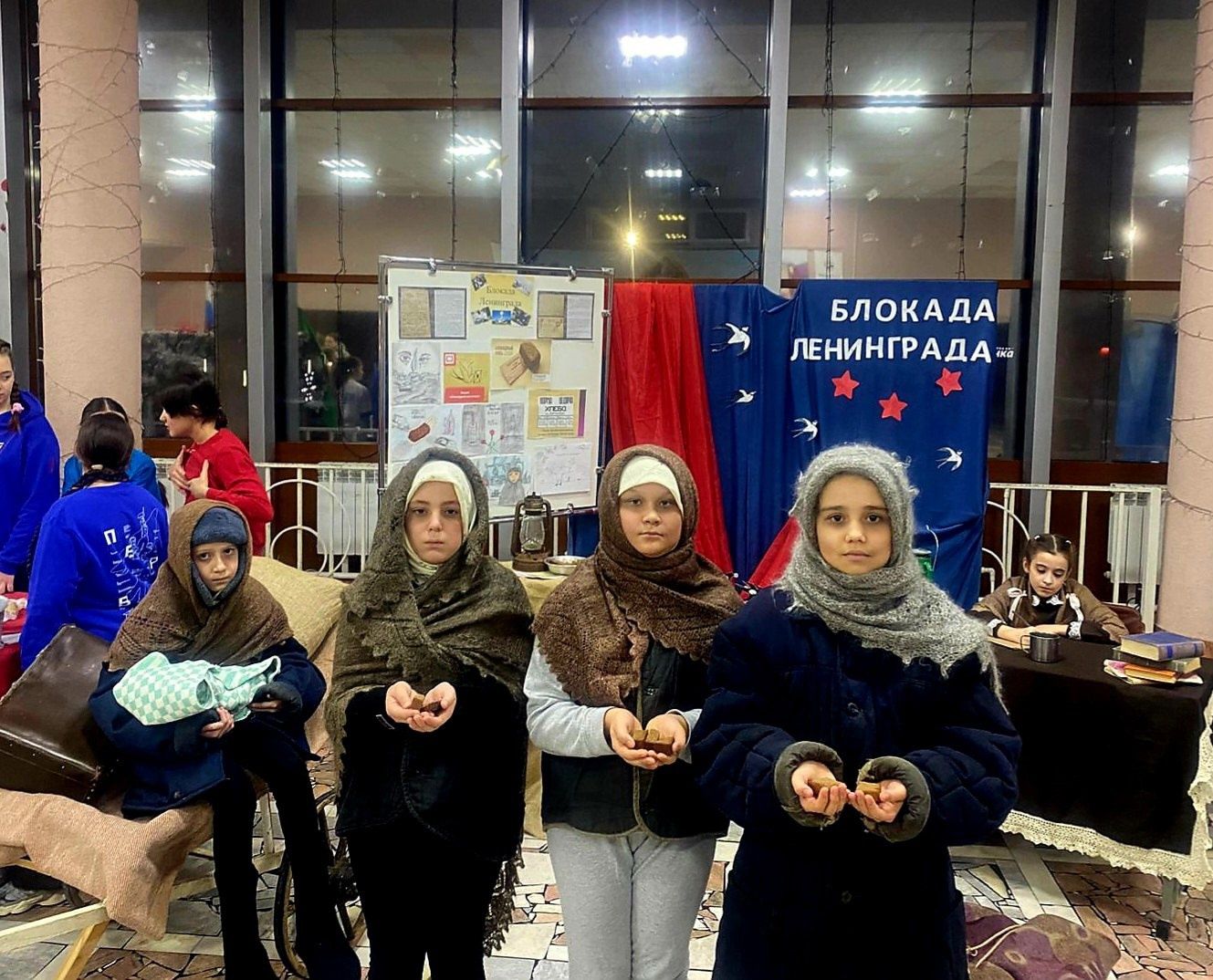 В Джалильской школе №1 организовали театрализованную выставку