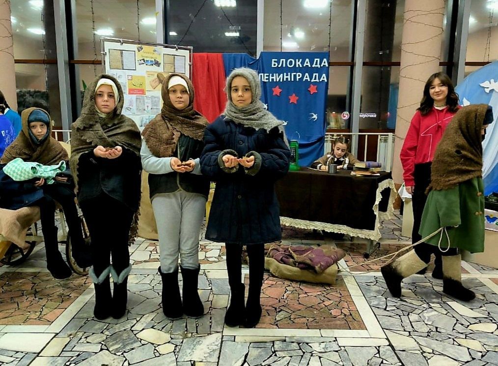 В Джалильской школе №1 организовали театрализованную выставку