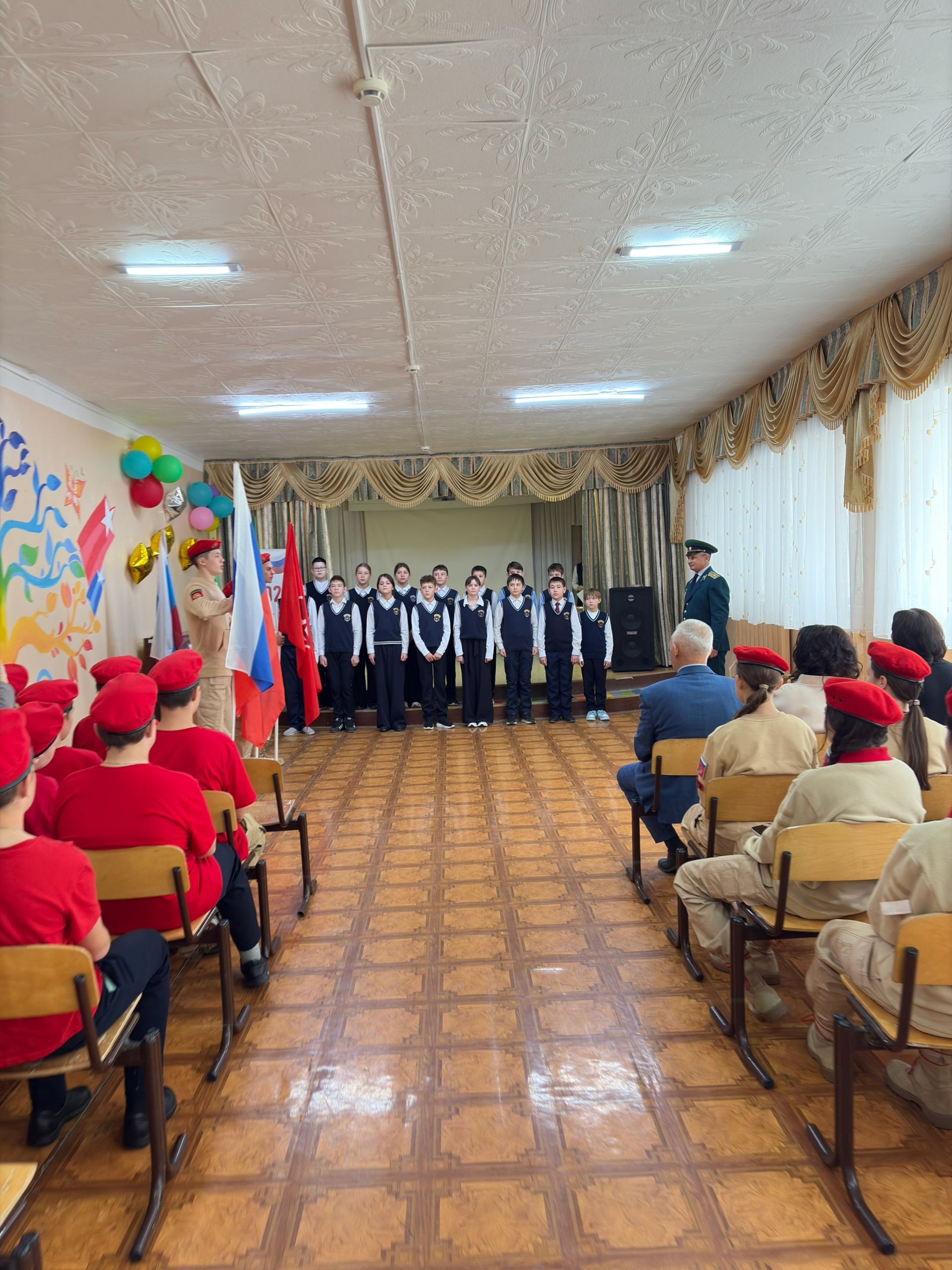 В Джалильской школе №2 состоялась встреча юнармейцев района