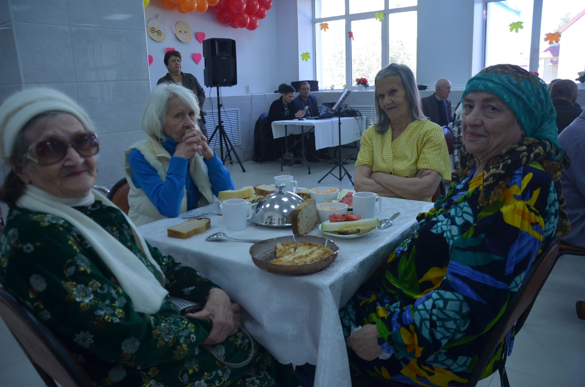 Җәлил картлар интернат-йортында Өлкәннәр көнен бәйрәм иттеләр