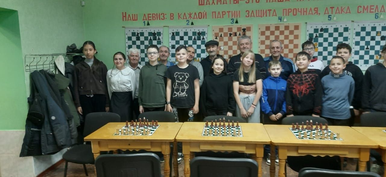 Ветераны и юные шахматисты сыграли в Джалиле