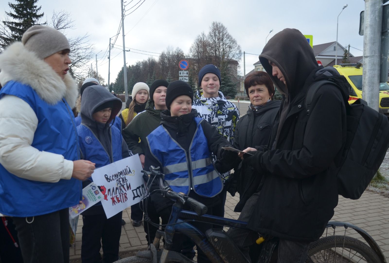 В Сарманово состоялась акция ко Дню памяти жертв ДТП