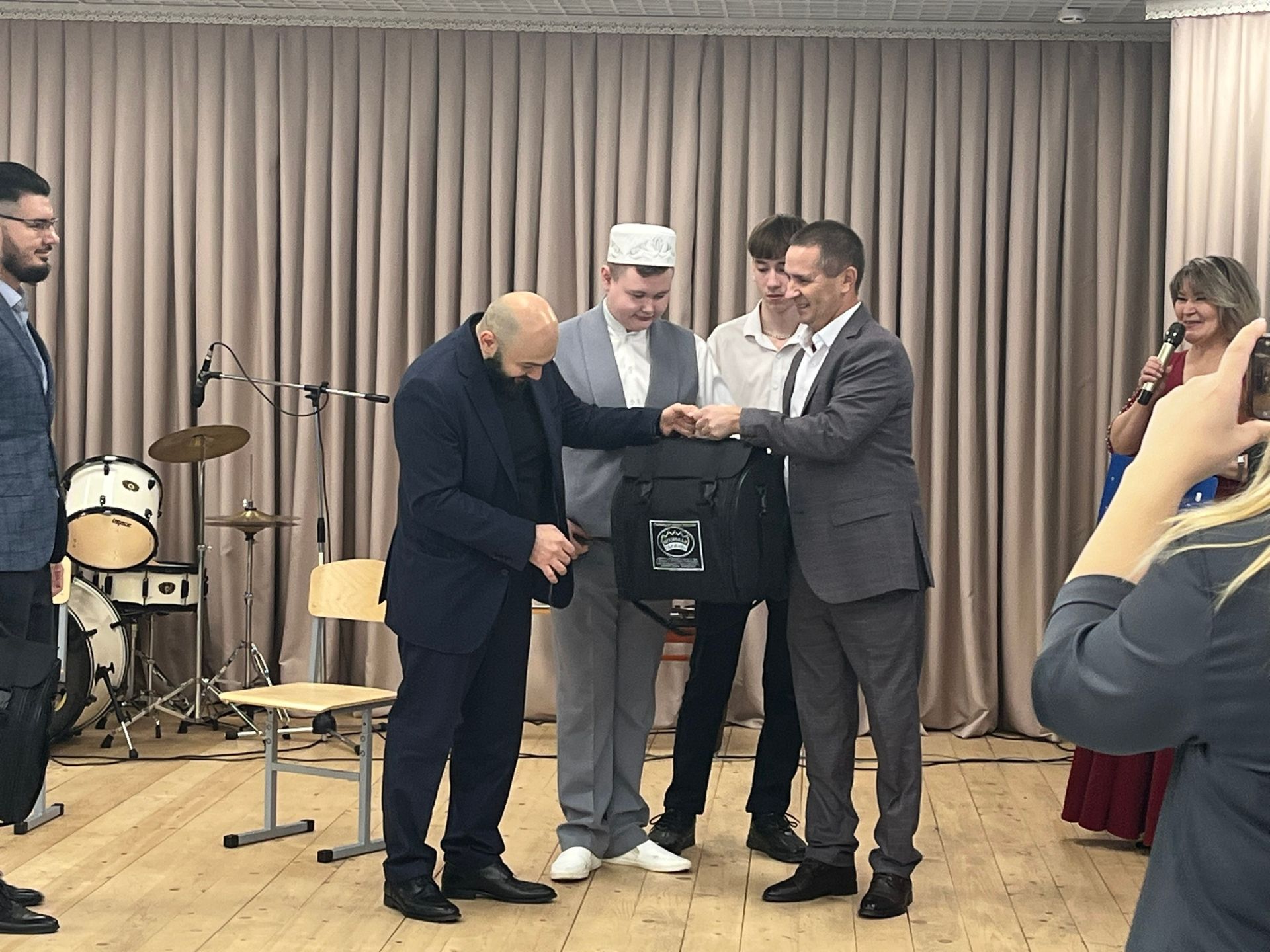 Сәнгать мәктәбе зур кунаклар кабул итте