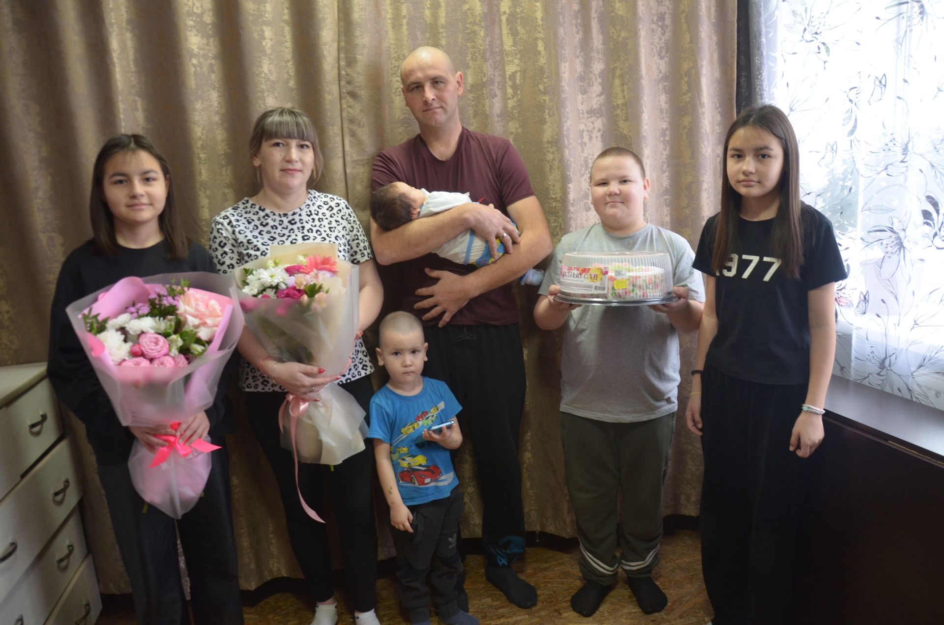 Бер ай да алты көнлек Михаил Ивановичны район башлыгы котлады
