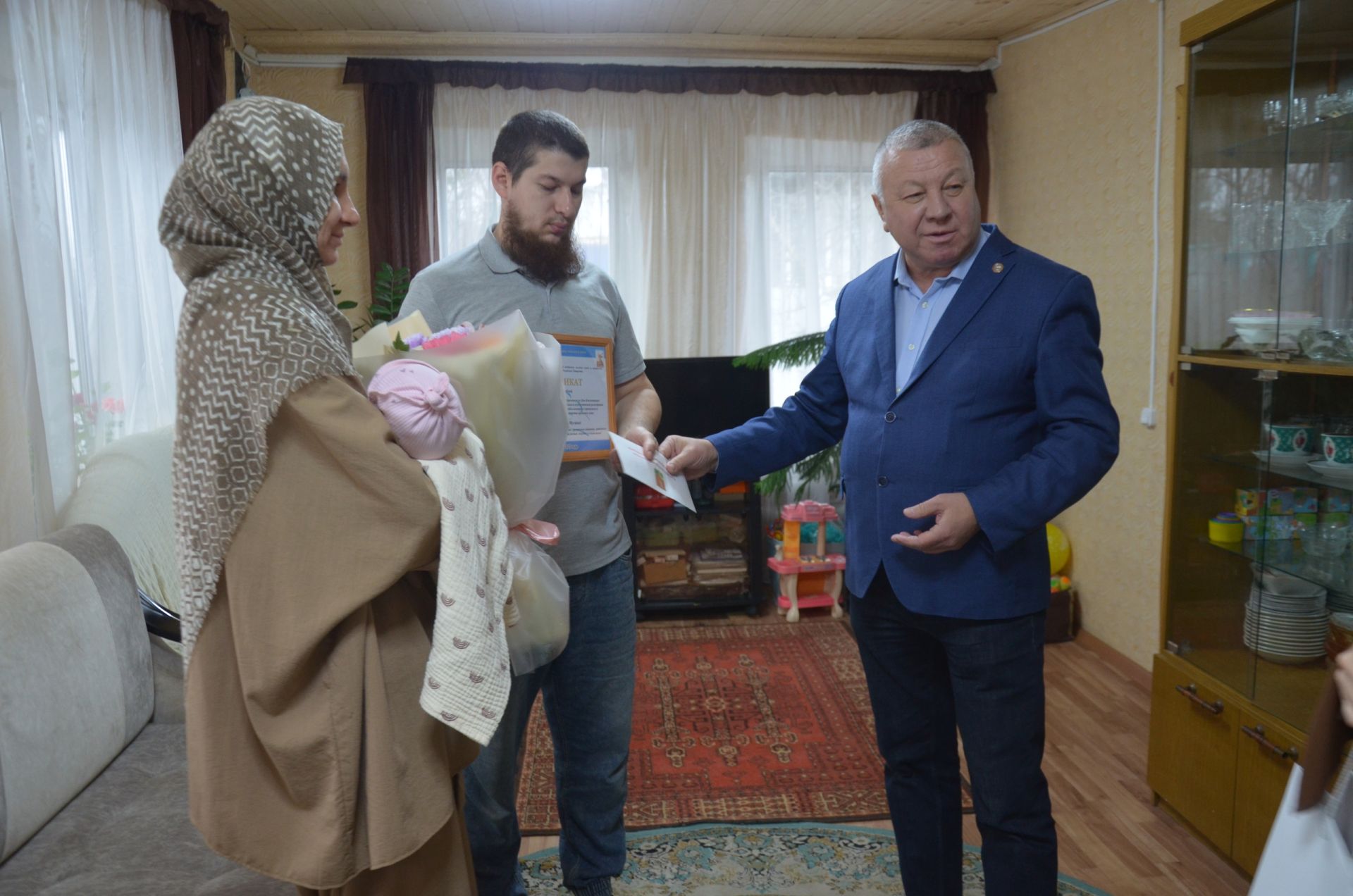Асилә 20 мең сумлык сертификатка ия булды
