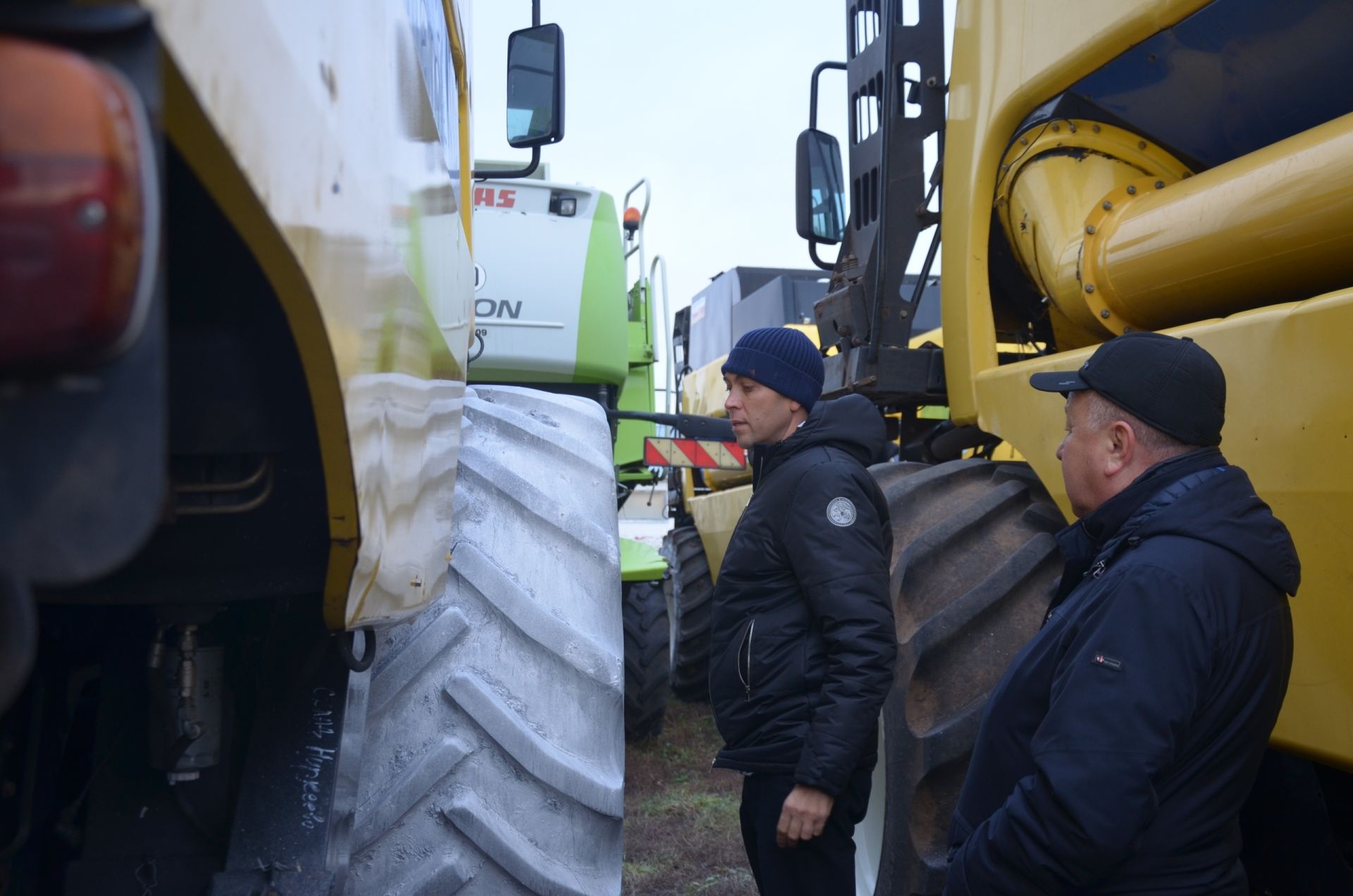В районе провели проверку АПК по постановке техники на зимнее хранение и подготовке к ремонту