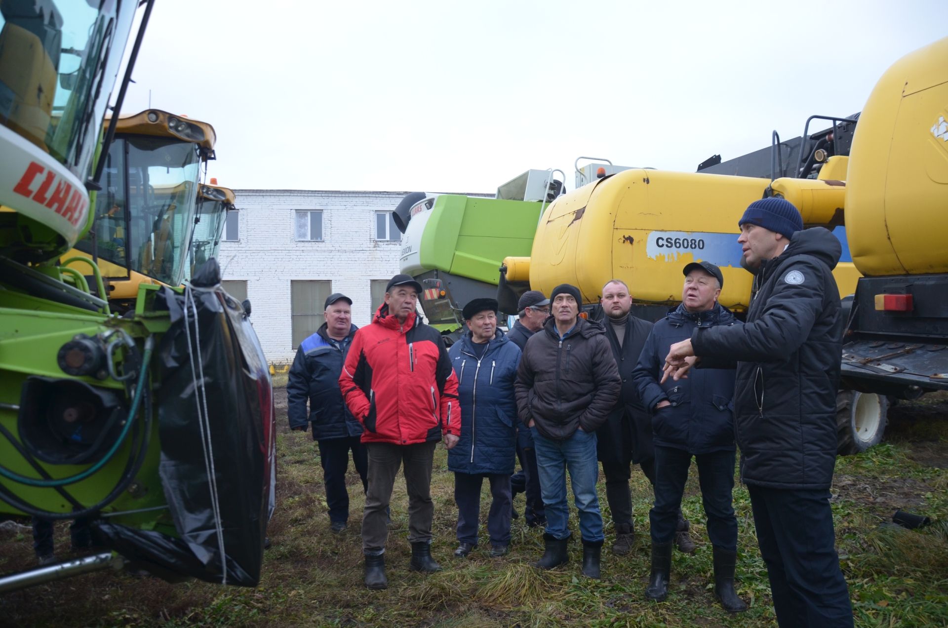 В районе провели проверку АПК по постановке техники на зимнее хранение и подготовке к ремонту