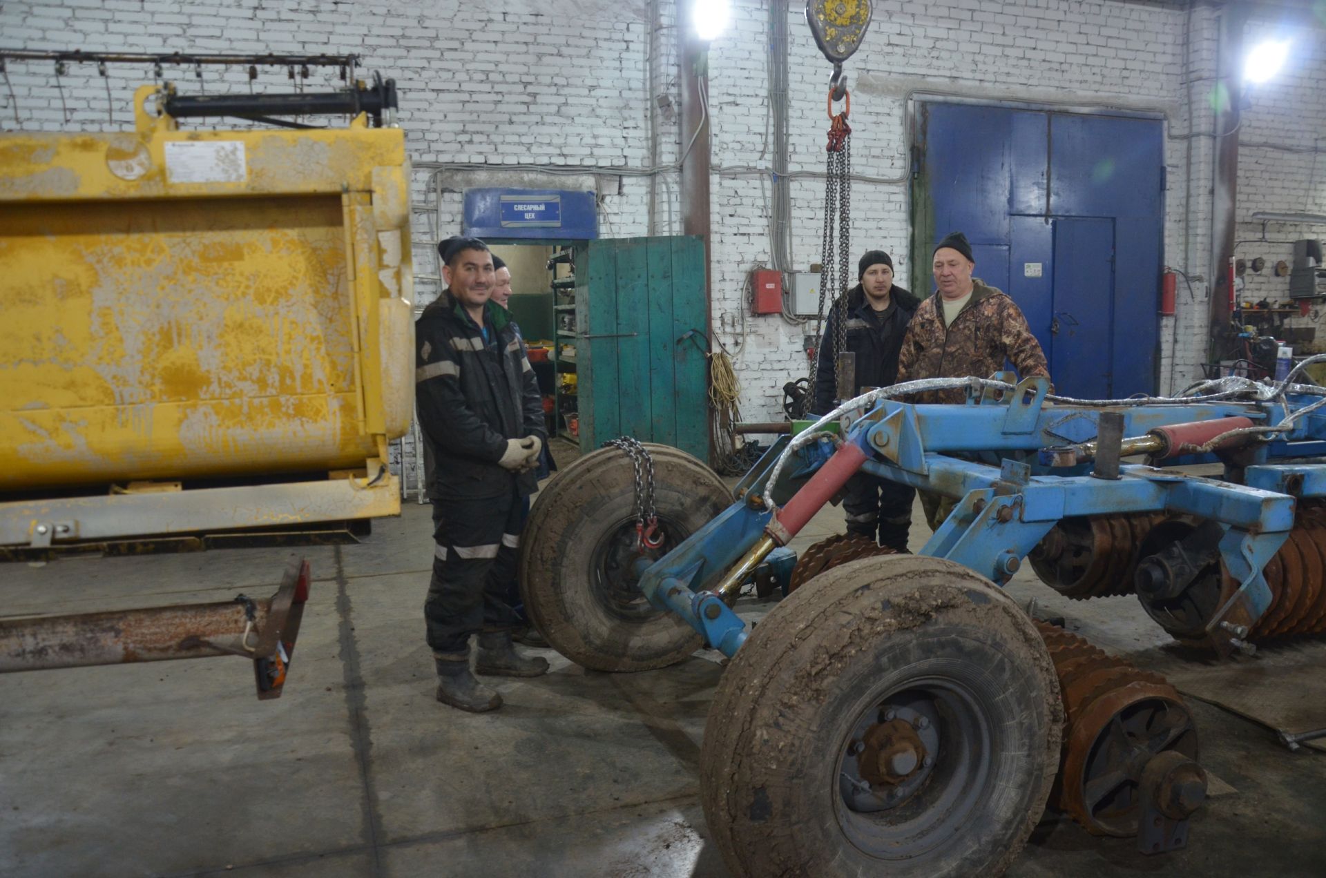 В районе провели проверку АПК по постановке техники на зимнее хранение и подготовке к ремонту