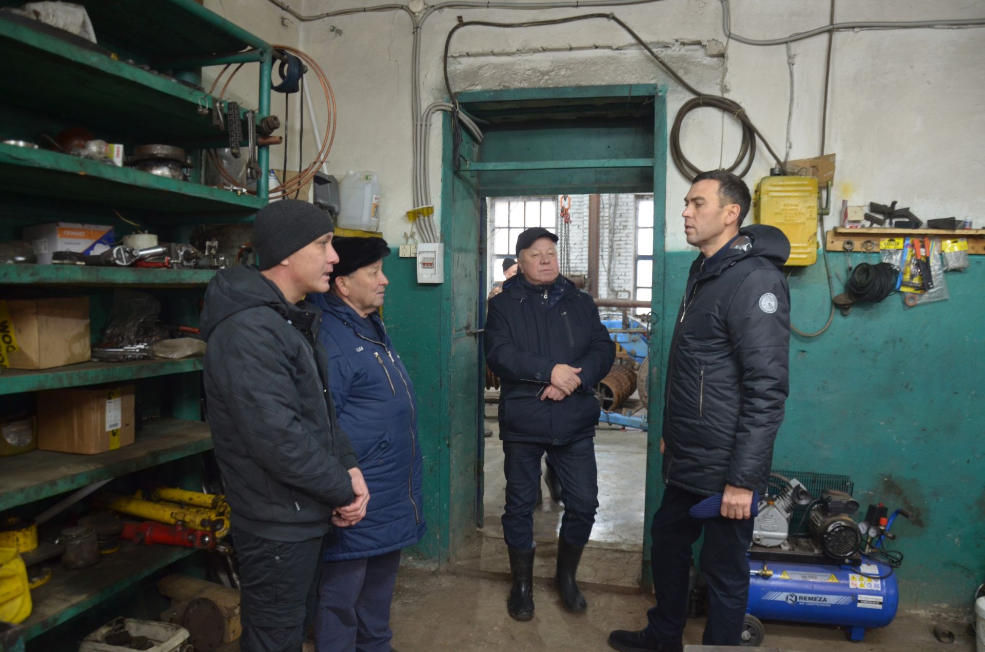 В районе провели проверку АПК по постановке техники на зимнее хранение и подготовке к ремонту