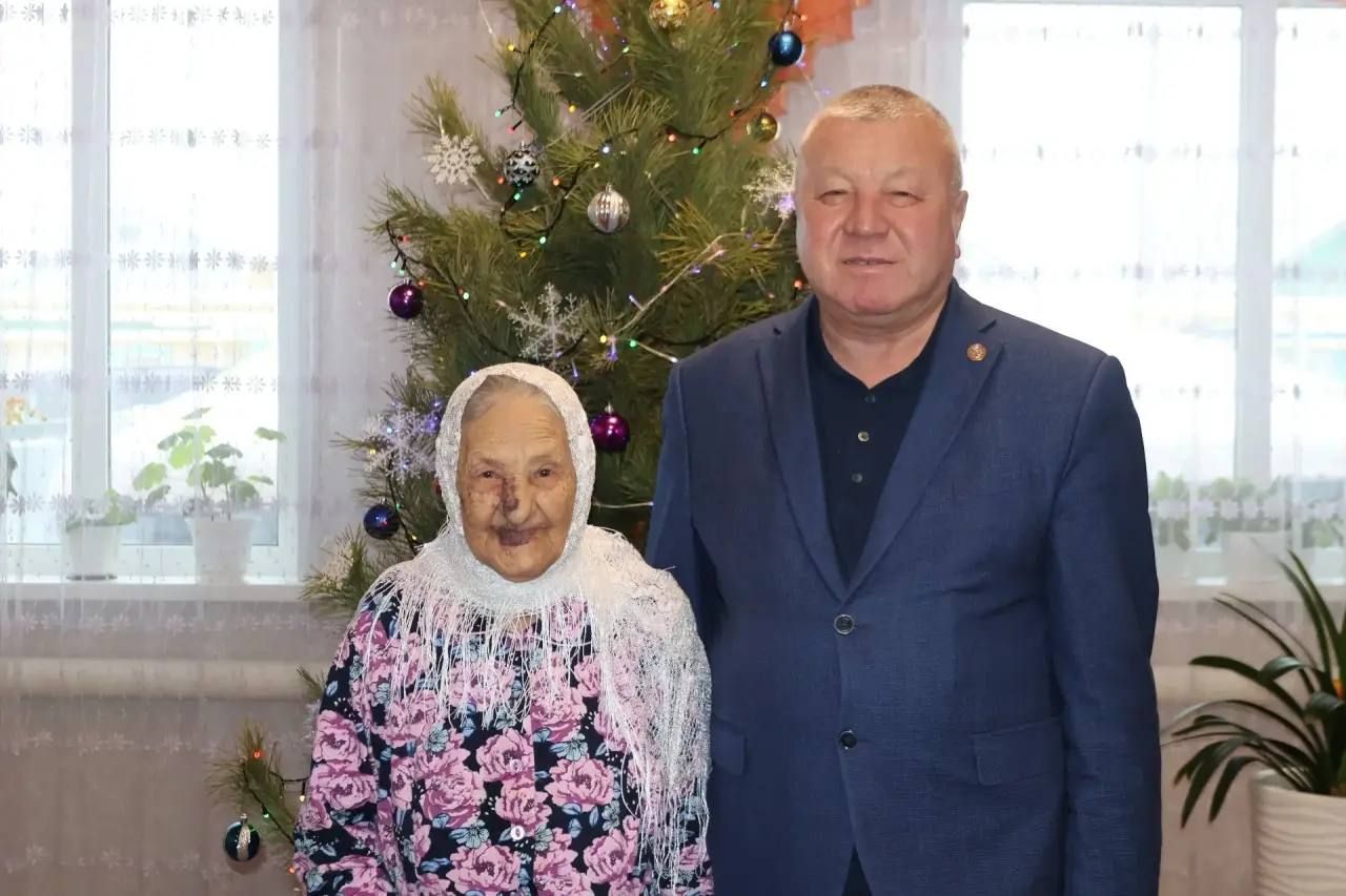 Глава района поздравил долгожителей района