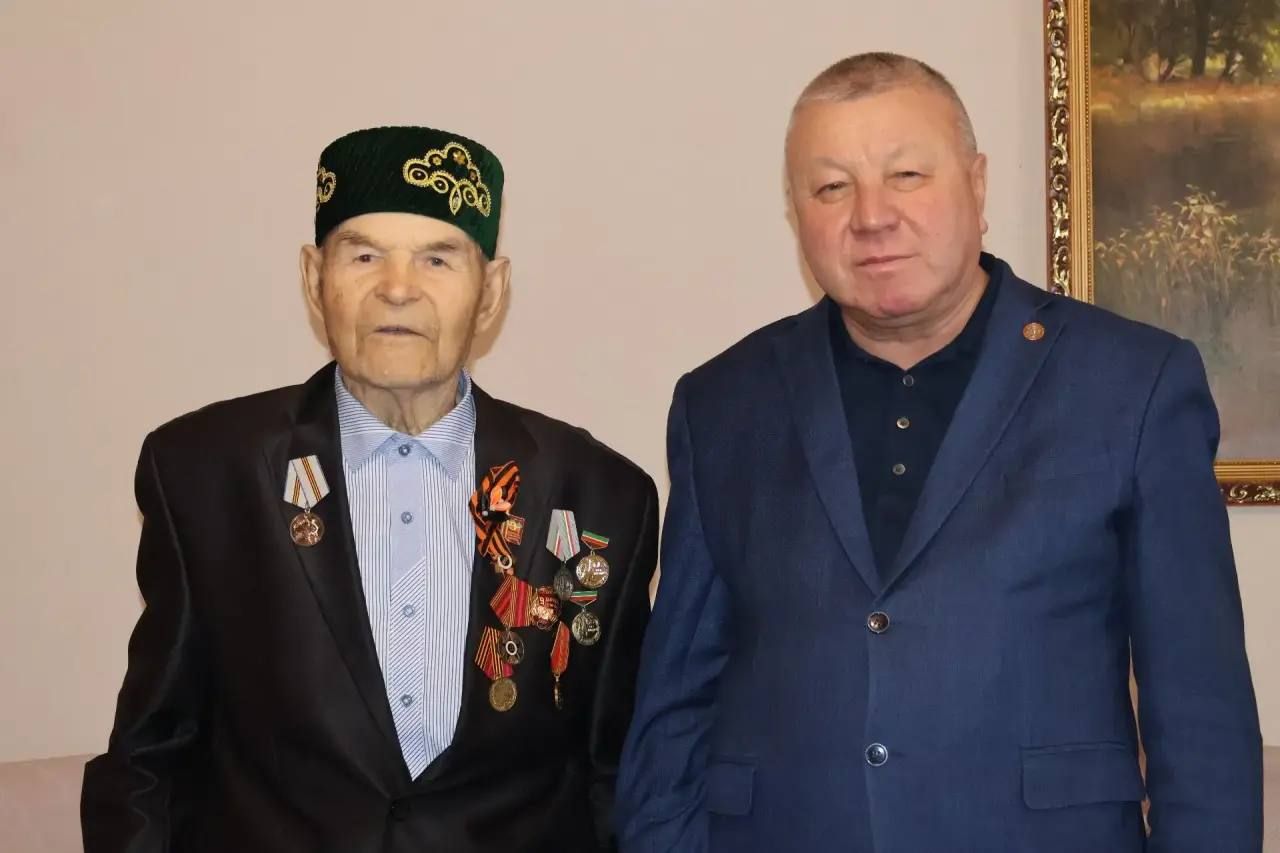 Глава района поздравил долгожителей района