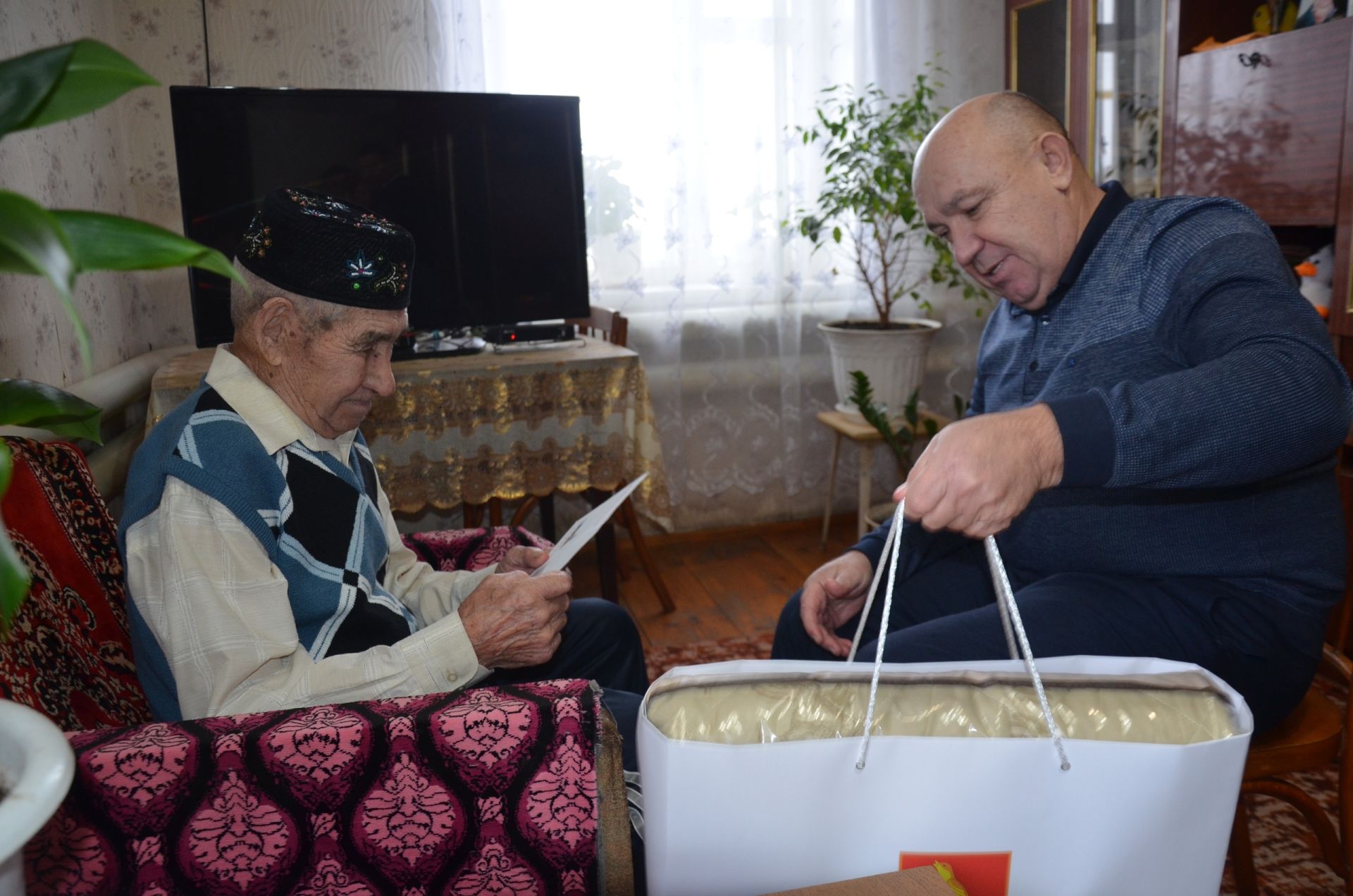 Мансур абыйның тырышлыгы Хезмәт Кызыл Байрагы ордены белән бәяләнгән