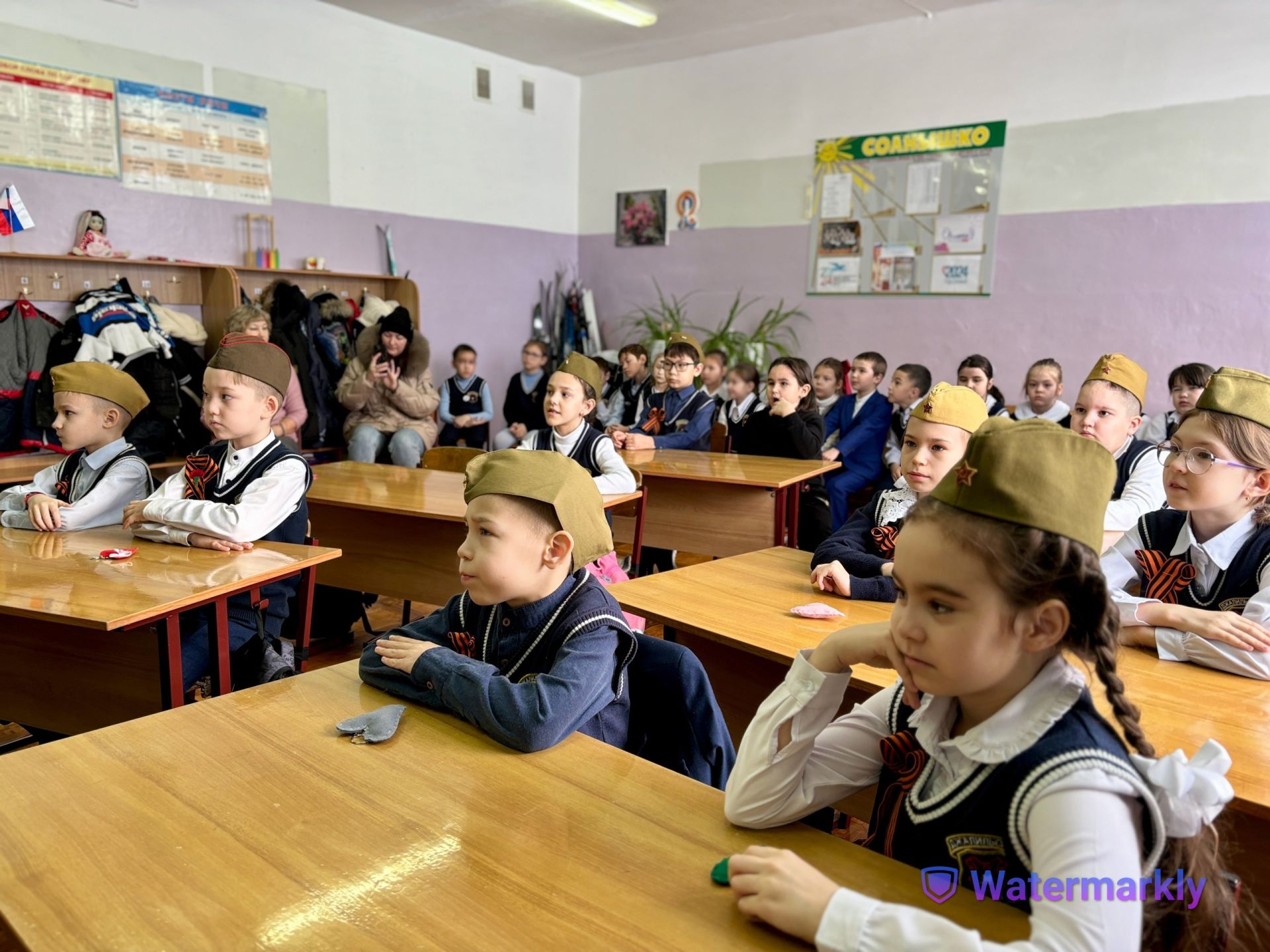 Урок мужества в Джалильской СОШ №2: школьники встретились с участником СВО в преддверии Дня защитника Отечества