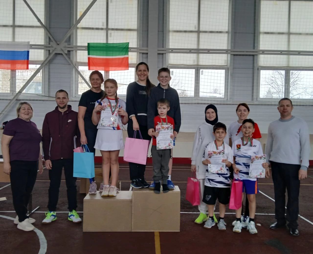 Волейбол, бадминтон и заплывы: мамы Сармановского района РТ соревновались с детьми