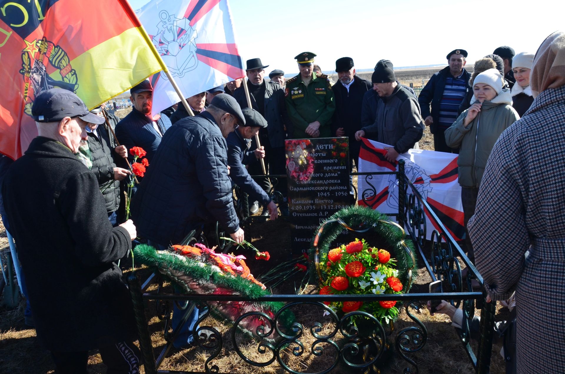 Александровкада сугыш чоры ятимнәренә истәлек тактасы урнаштырдылар