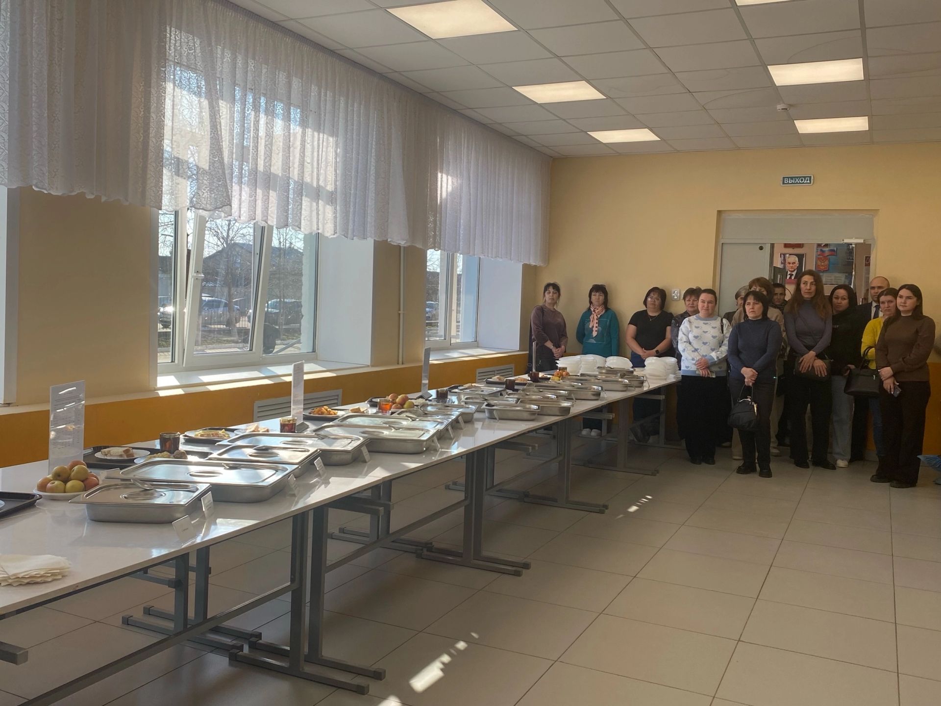 Сарман гимназиясендә әти-әниләрне сыйладылар