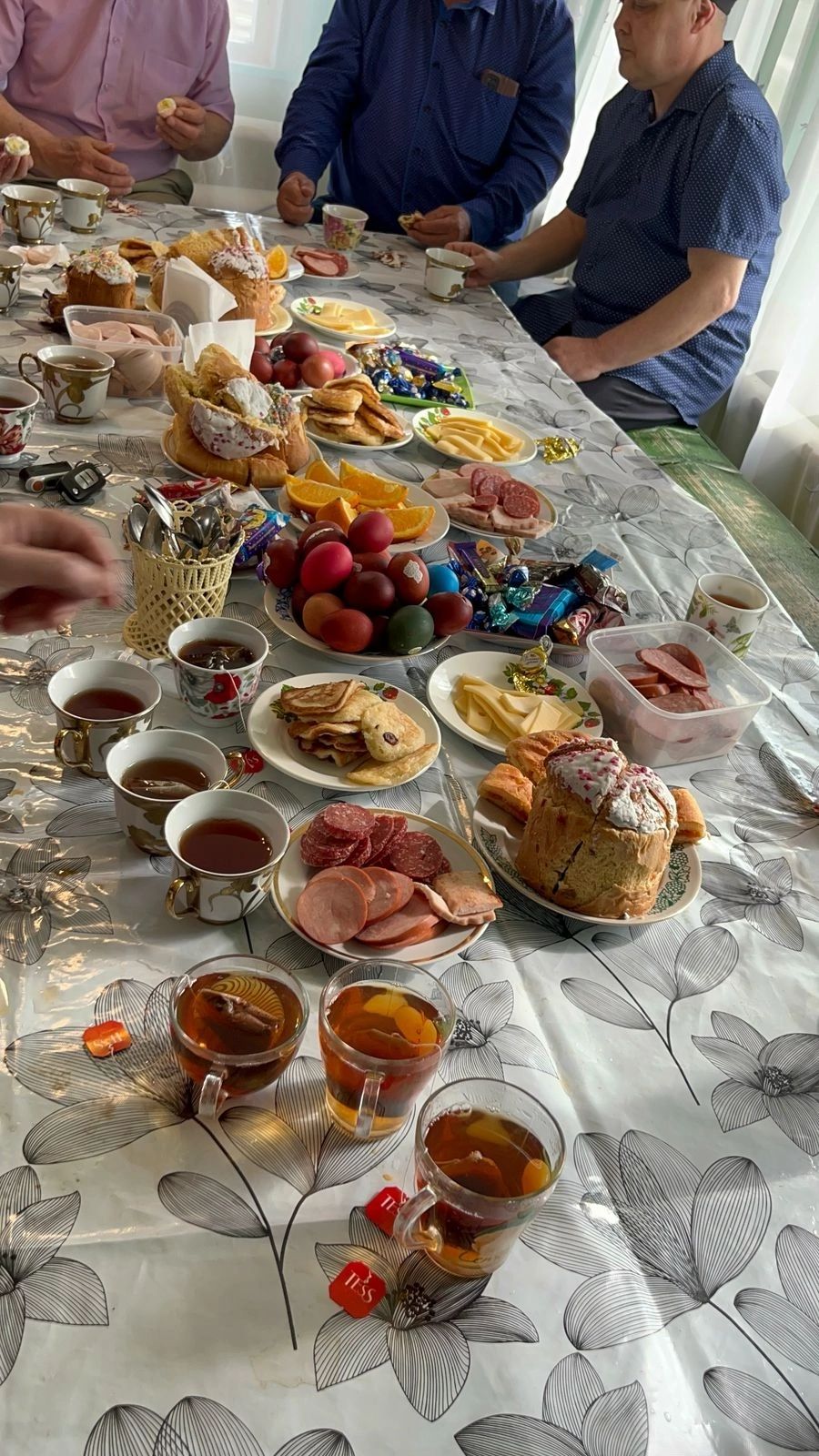 Алан авылы халкы Пасханы бәйрәм итте