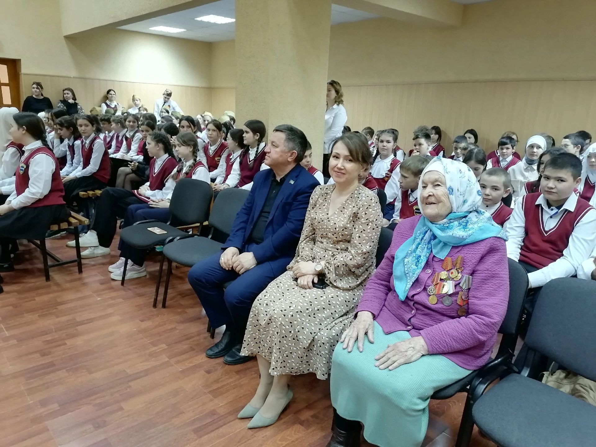 В Джалильской гимназии состоялся фестиваль военной песни к 80-летию Великой Победы