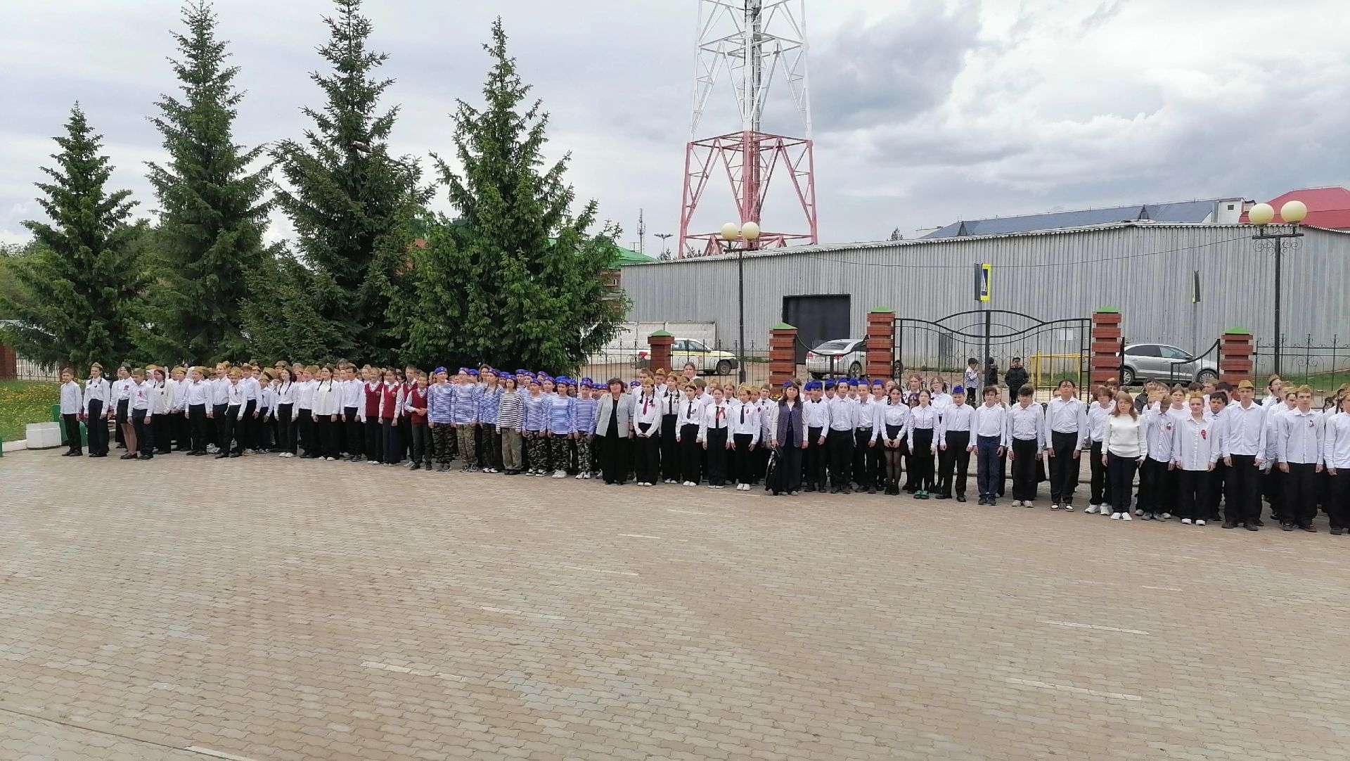 Торжественный смотр-конкурс песни и строя состоялся в Джалильской гимназии